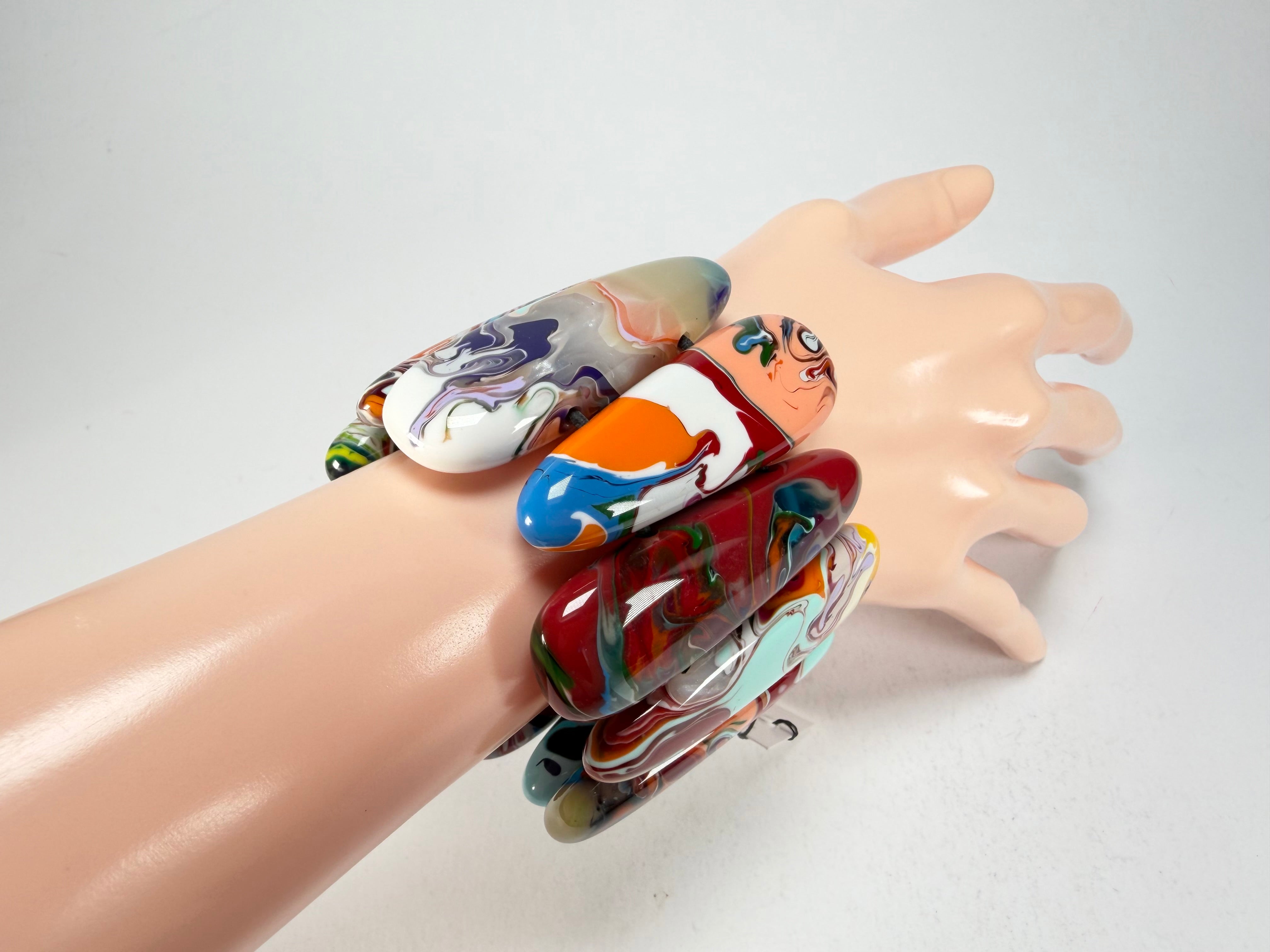 Sobral - Multi-Colour "Leaf" Pollock Elasticated Resin Bracelet ( 005520 )