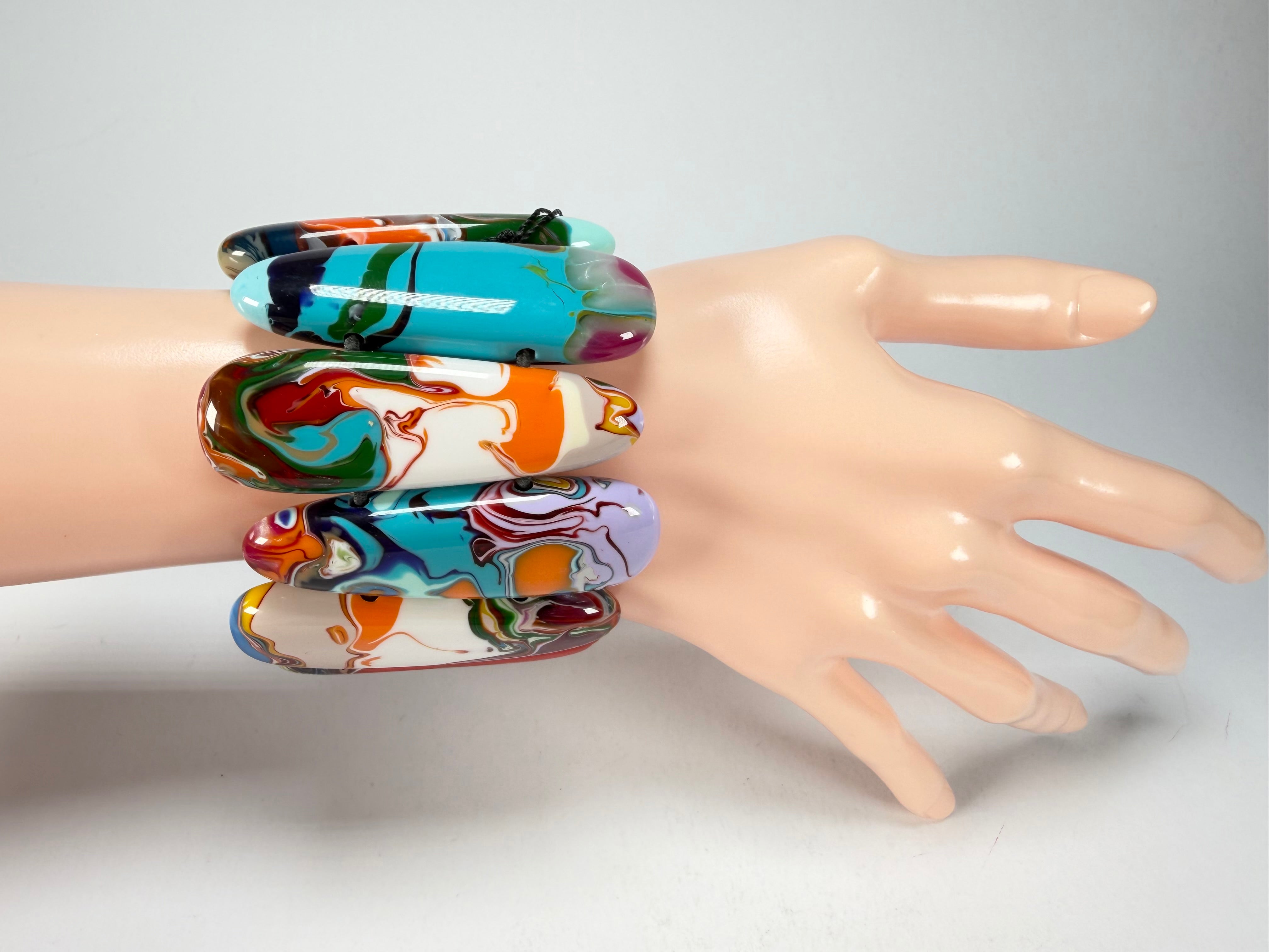 Sobral - Multi-Colour "Leaf" Pollock Elasticated Resin Bracelet ( 005520 )