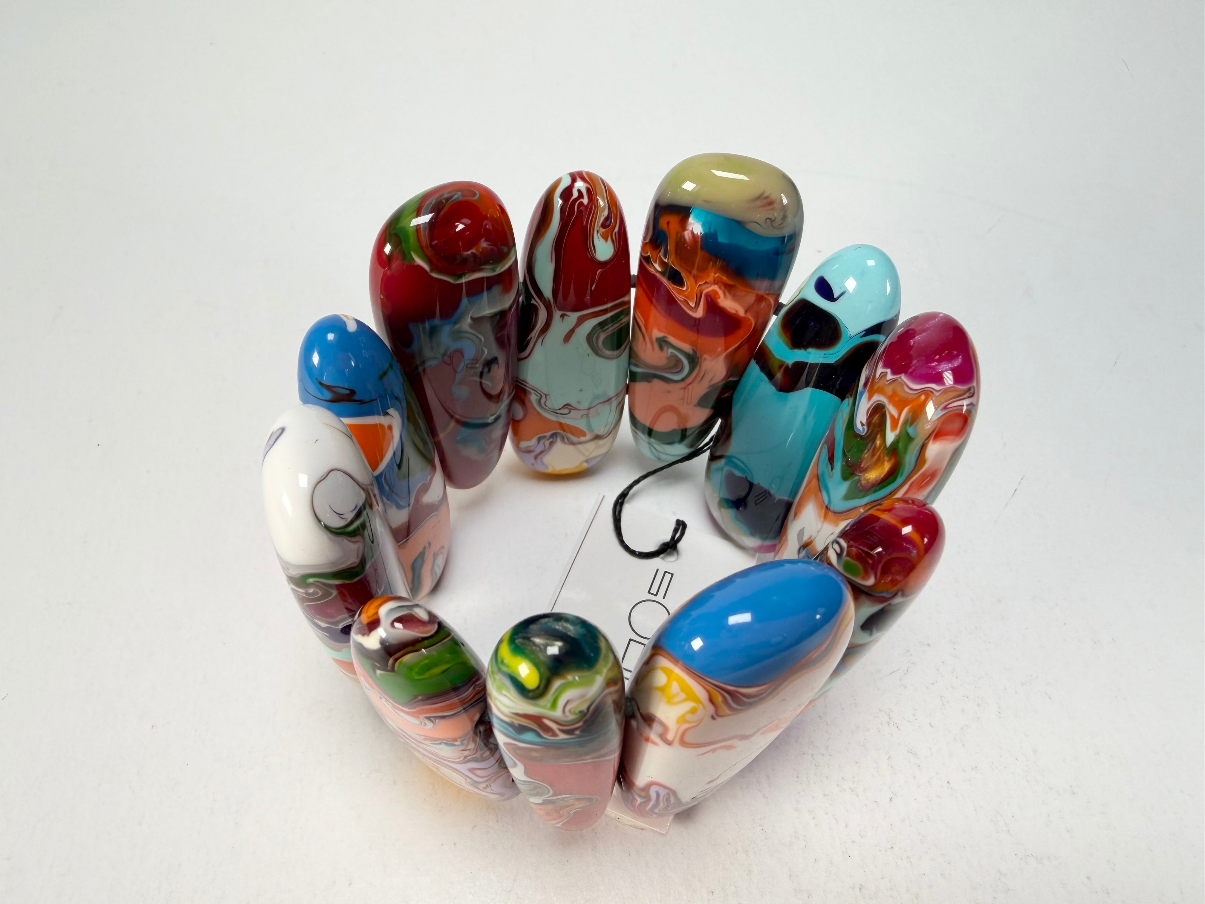 Sobral - Multi-Colour "Leaf" Pollock Elasticated Resin Bracelet ( 005520 )