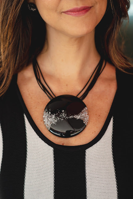 Sobral - Metalique Orlando "Disc" Black & Silver Resin Necklace ( 004096 )