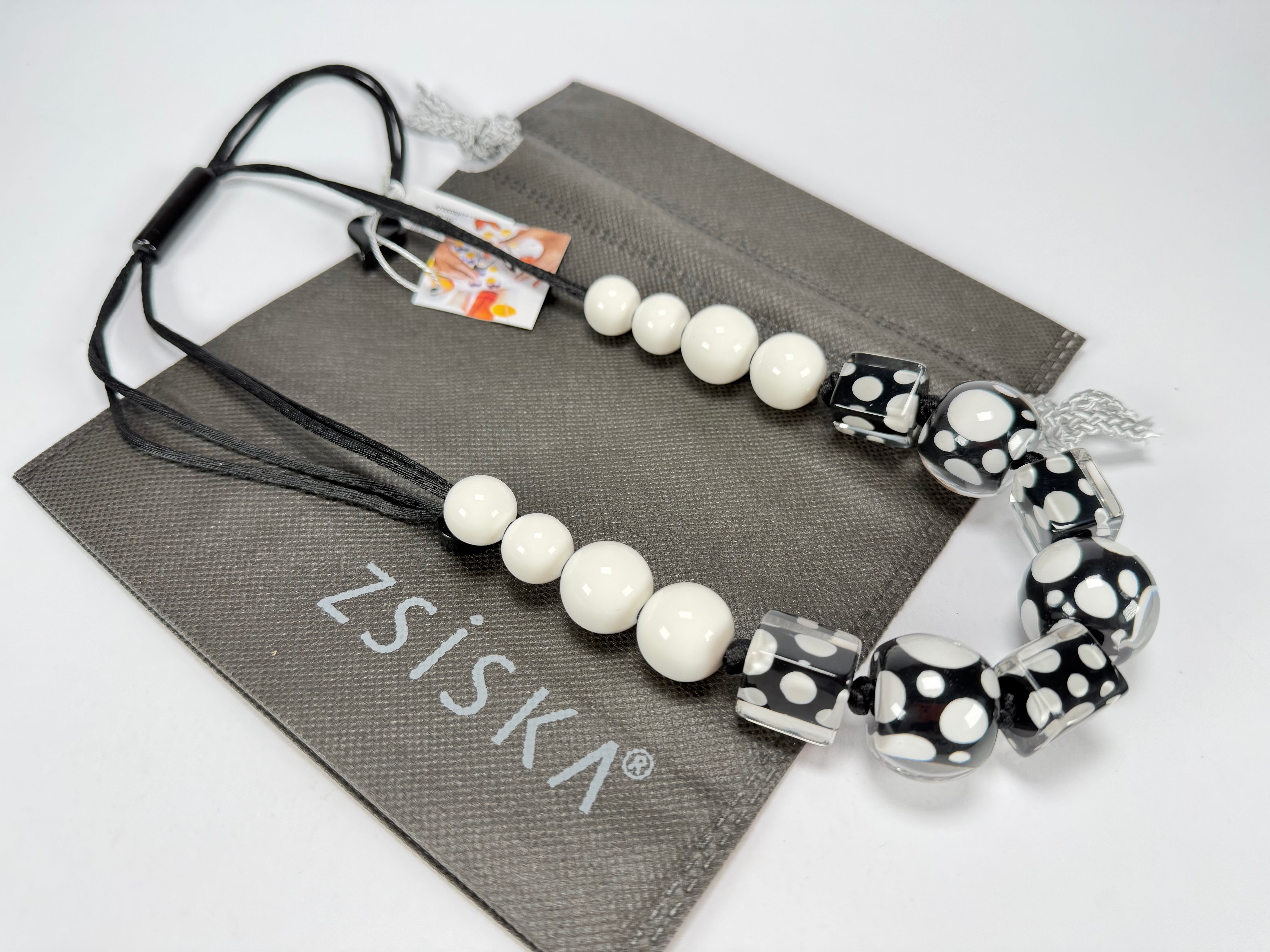Zsiska - Itsy Bitsy Black & White Resin Necklace ( 9410101BLWHQ15 )