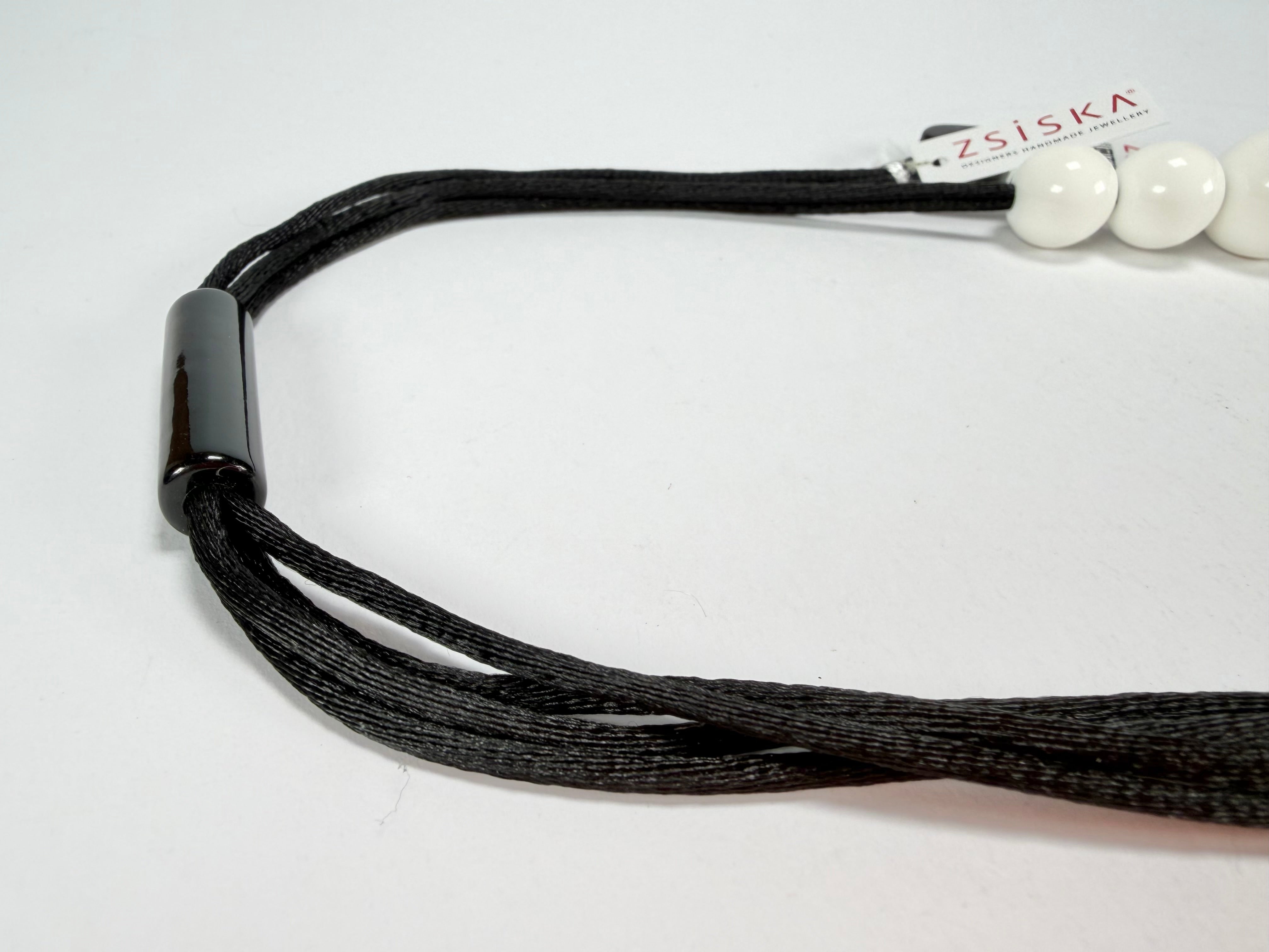 Zsiska - Itsy Bitsy Black & White Resin Necklace ( 9410101BLWHQ15 )