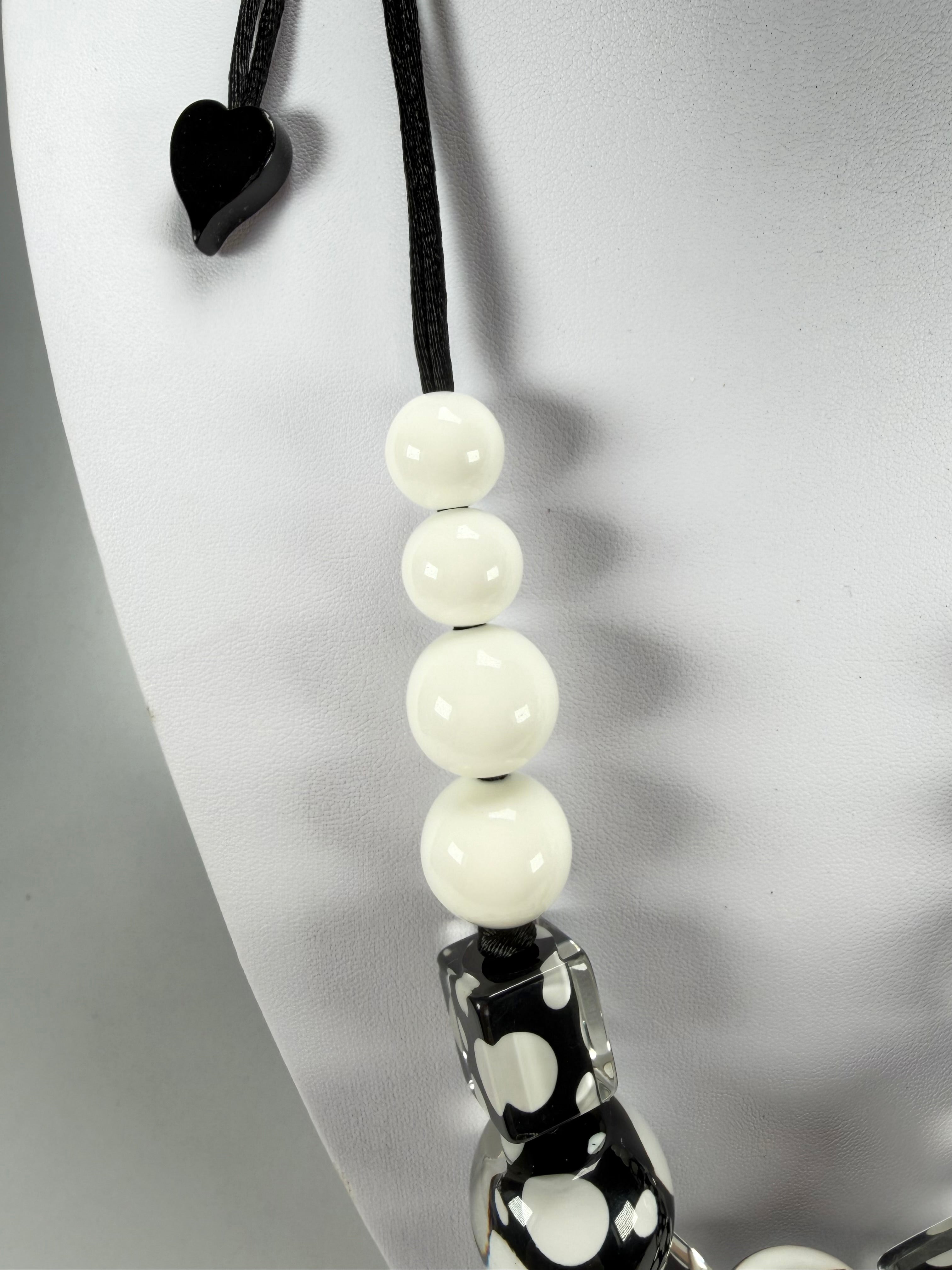 Zsiska - Itsy Bitsy Black & White Resin Necklace ( 9410101BLWHQ15 )