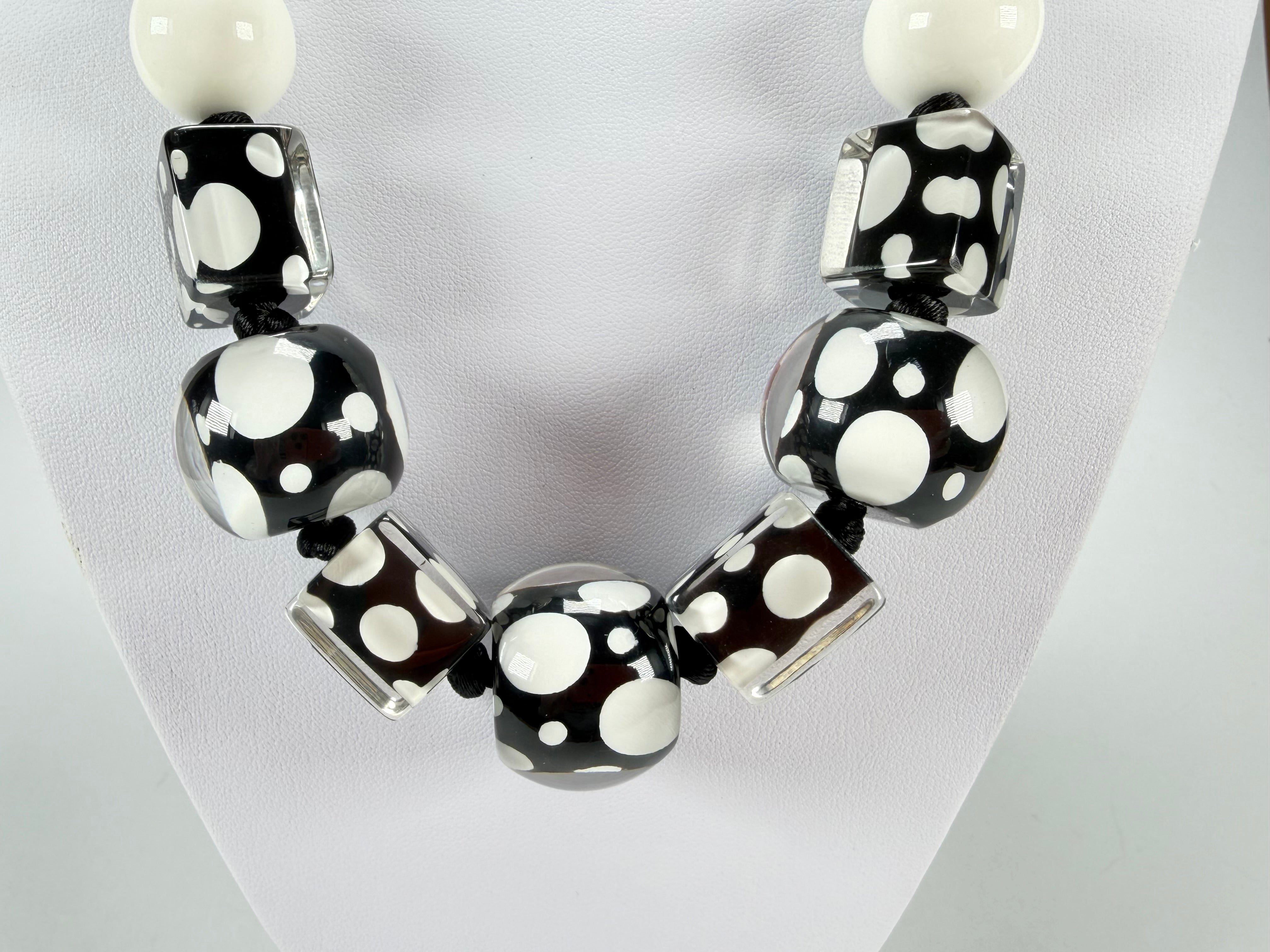 Zsiska - Itsy Bitsy Black & White Resin Necklace ( 9410101BLWHQ15 )