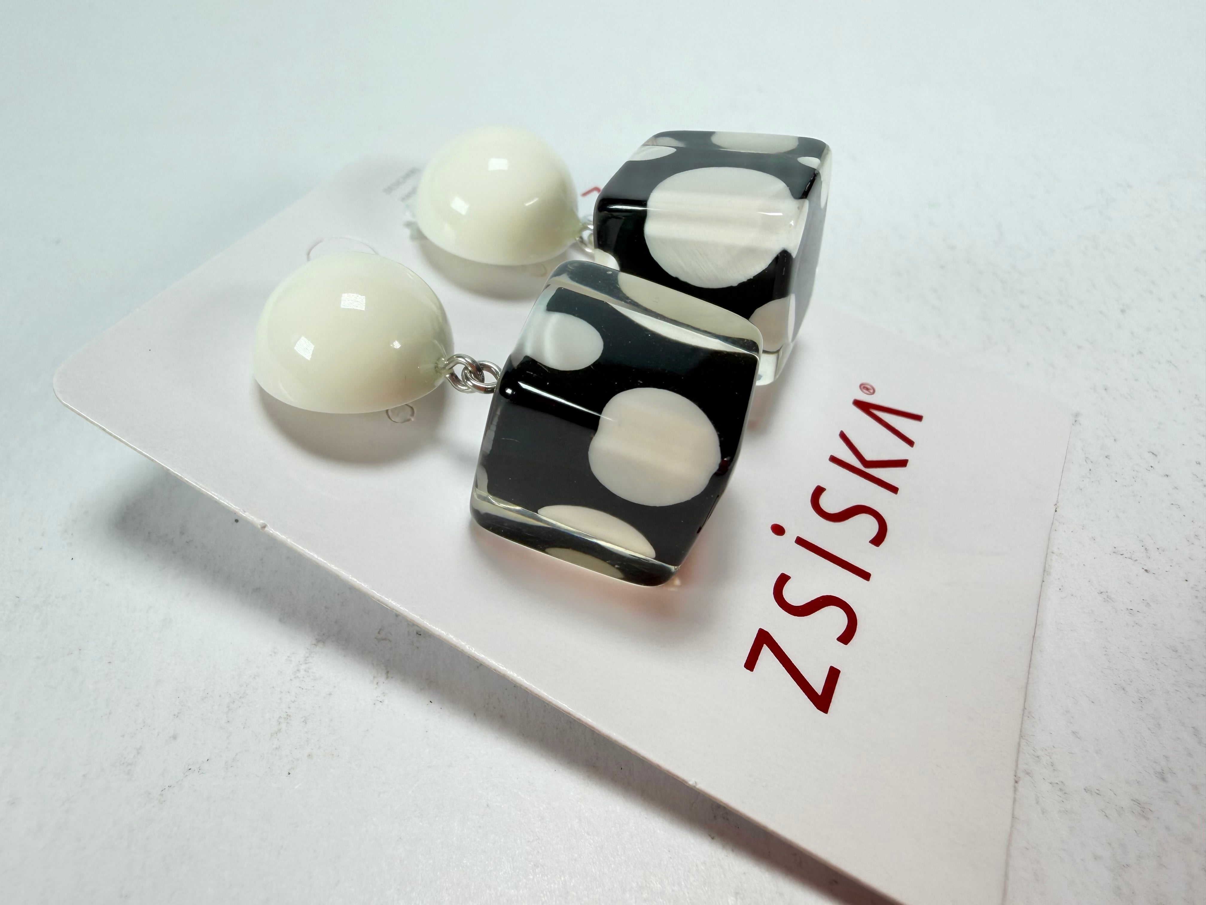Zsiska - Itsy Bitsy Black & White Resin Earrings ( 9410502BLWHQ00 )