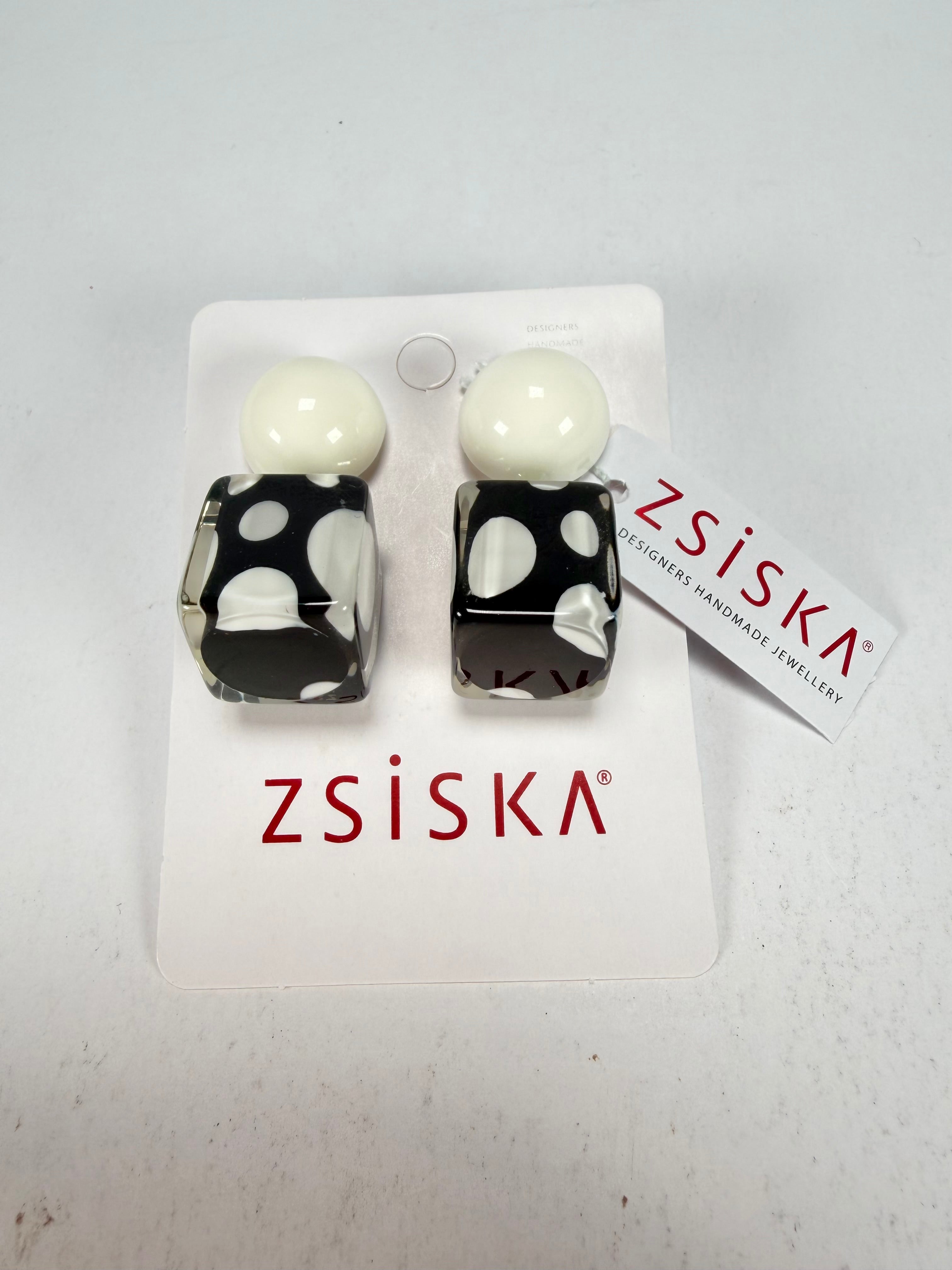 Zsiska - Itsy Bitsy Black & White Resin Earrings ( 9410502BLWHQ00 )