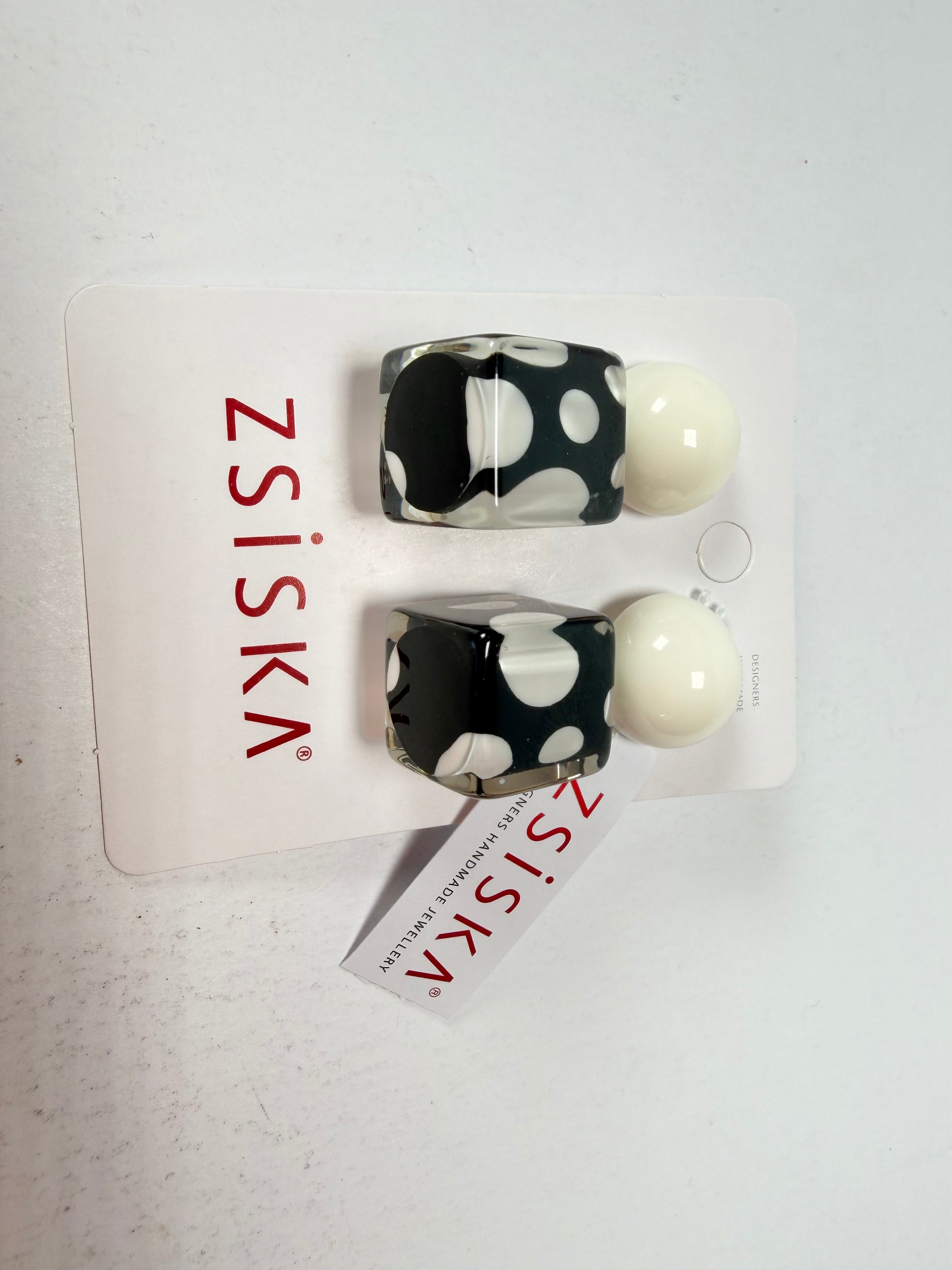 Zsiska - Itsy Bitsy Black & White Resin Earrings ( 9410502BLWHQ00 )