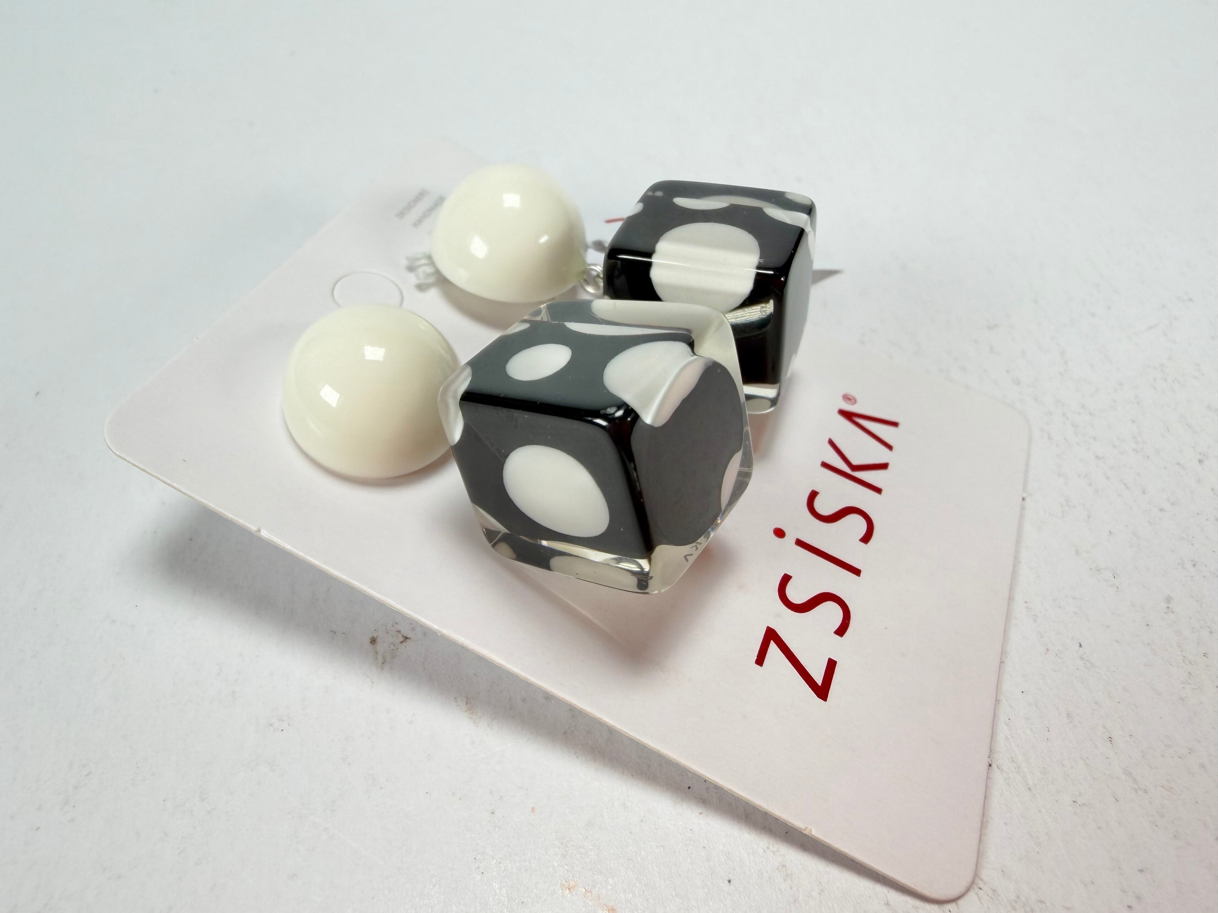 Zsiska - Itsy Bitsy Black & White Resin Earrings ( 9410502BLWHQ00 )
