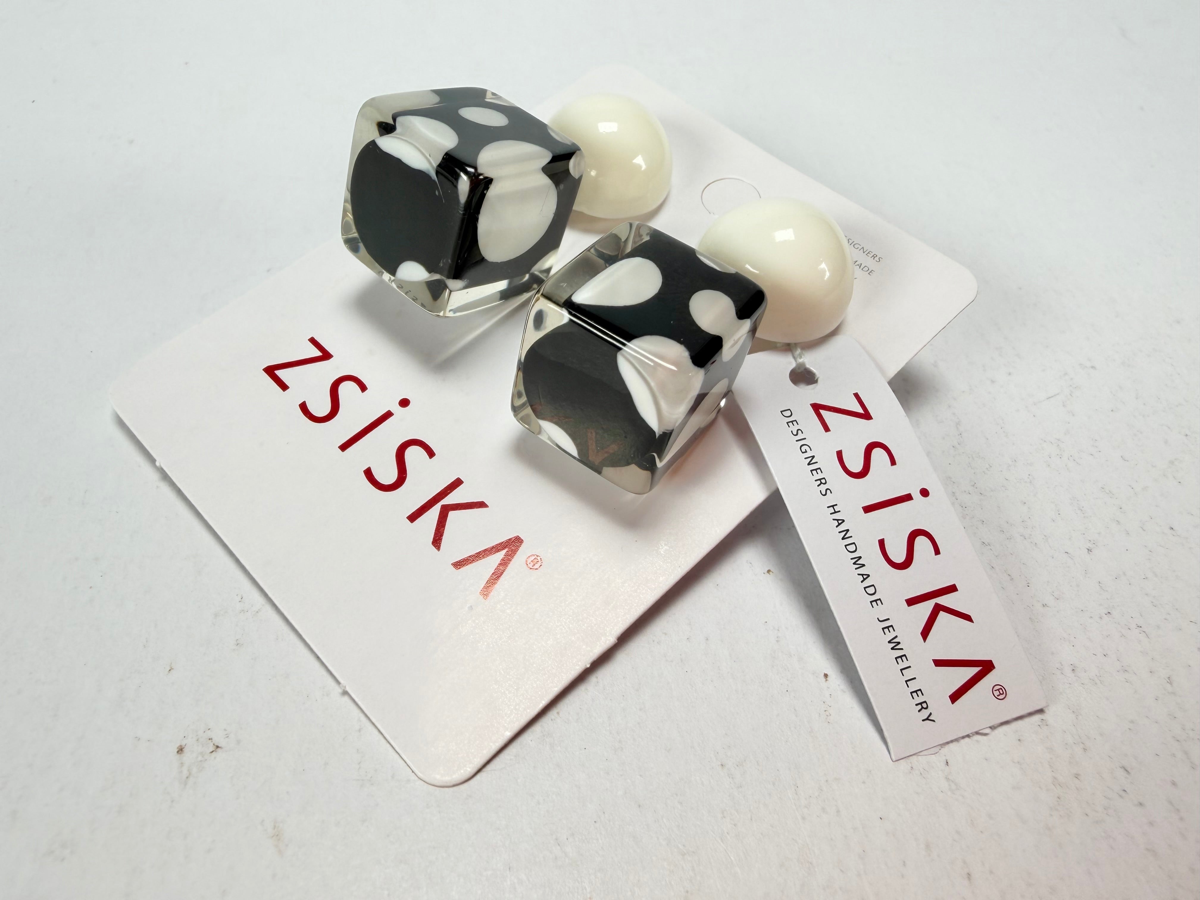 Zsiska - Itsy Bitsy Black & White Resin Earrings ( 9410502BLWHQ00 )
