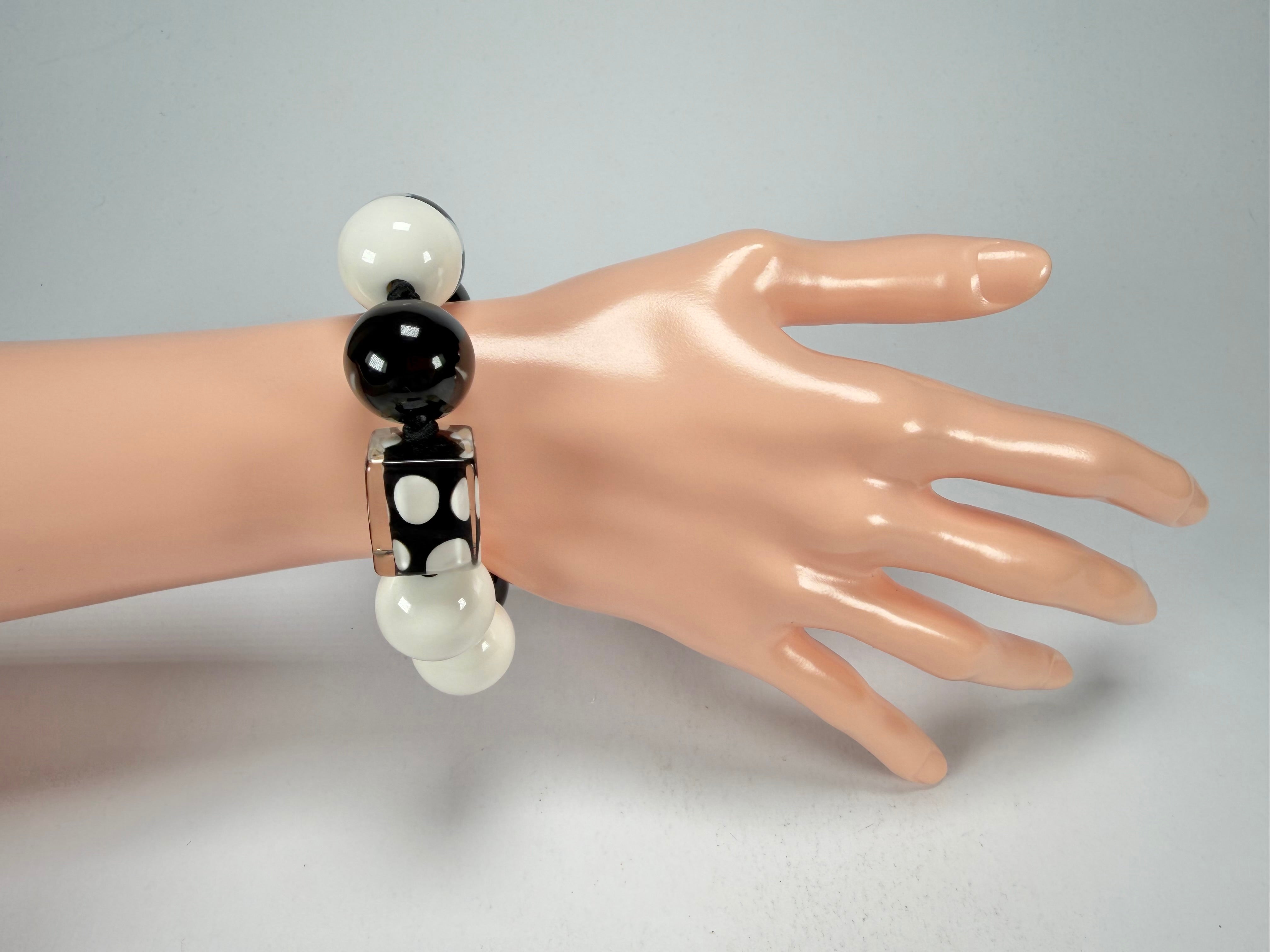 Zsiska - Itsy Bitsy Black & White Medium Resin Bracelet ( 9410301BLWHQ00M )