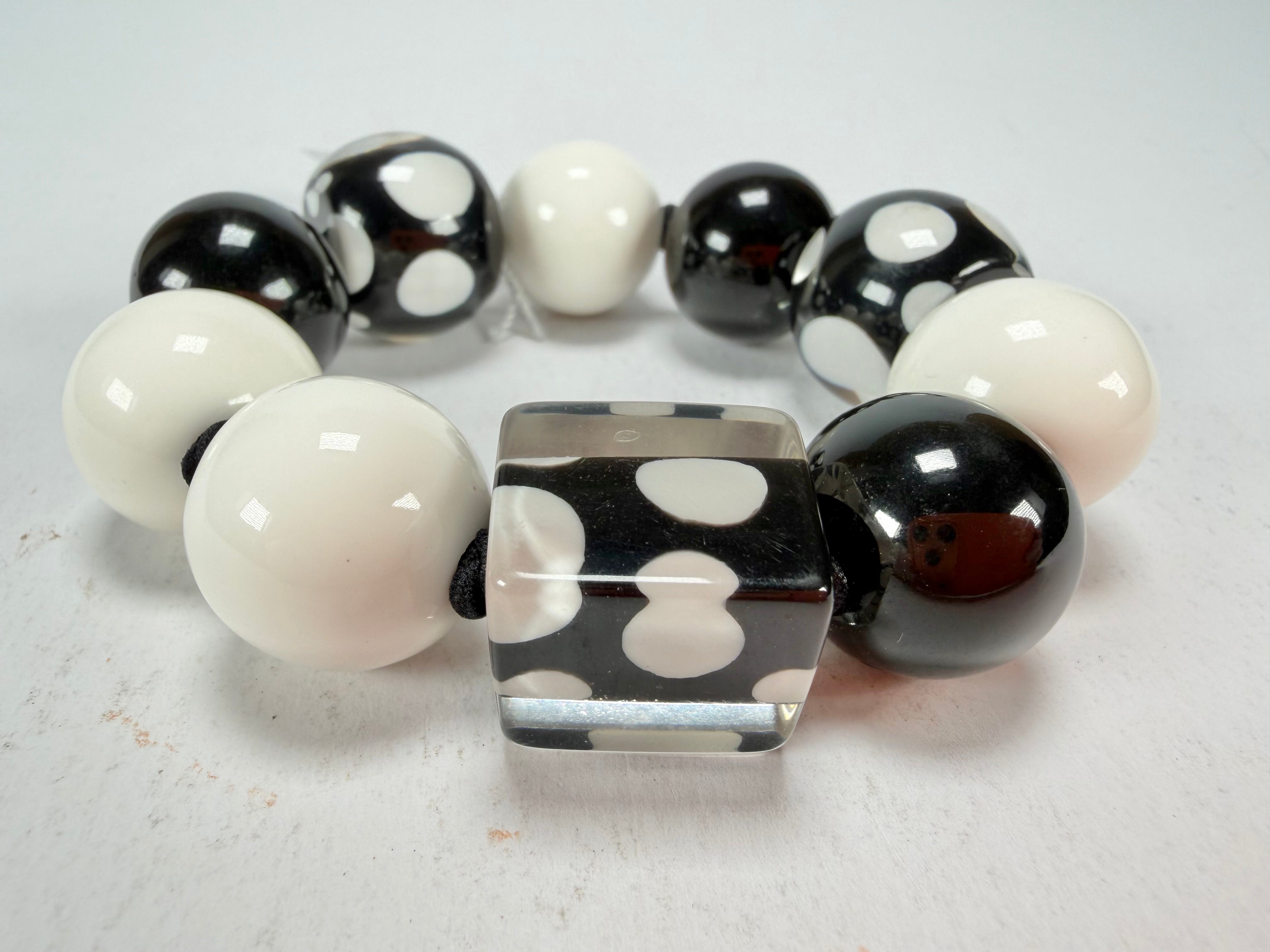 Zsiska - Itsy Bitsy Black & White Medium Resin Bracelet ( 9410301BLWHQ00M )