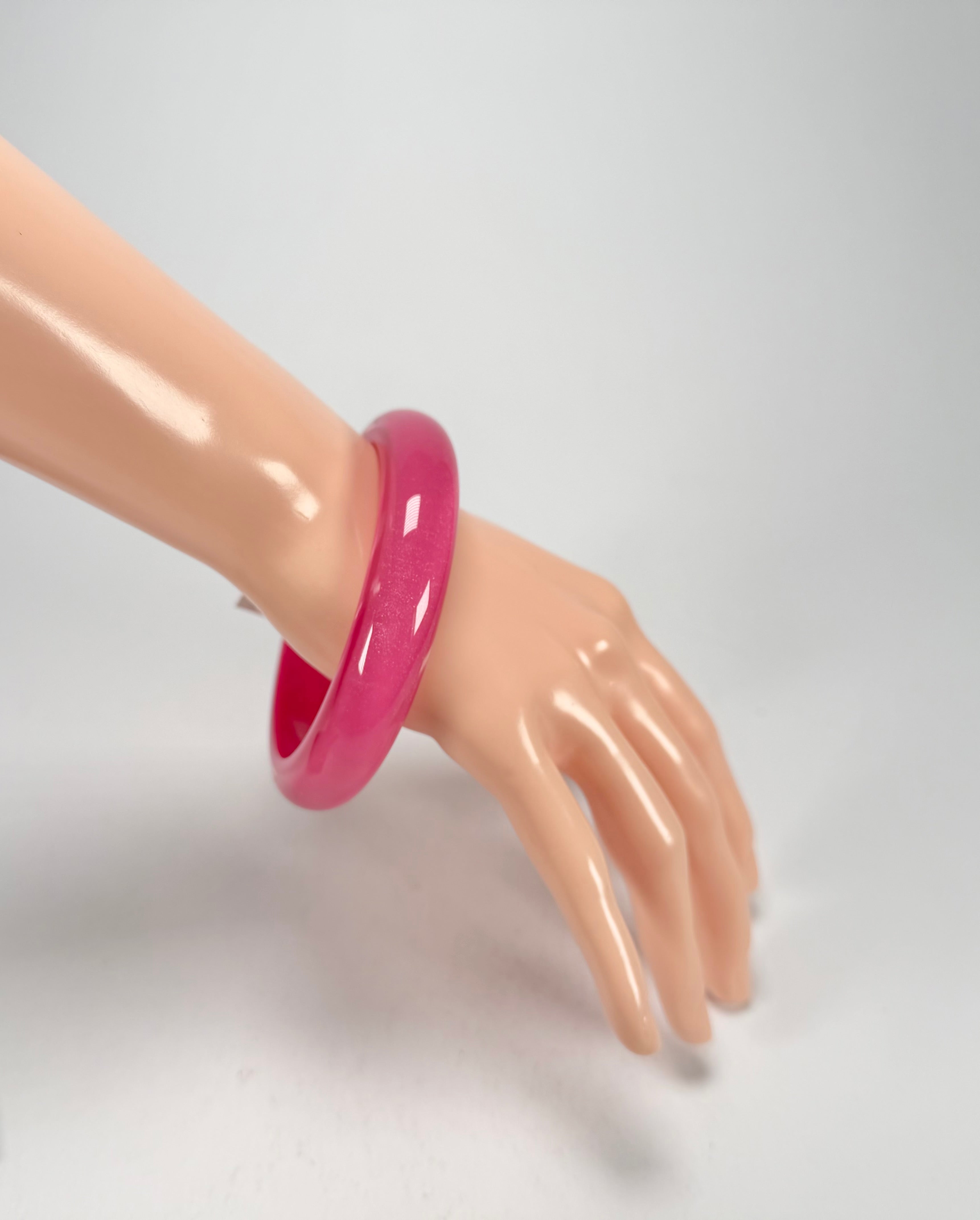 Zsiska - Colourful Statement Hot Pink Resin Bangle ( 40103049017Q0L )