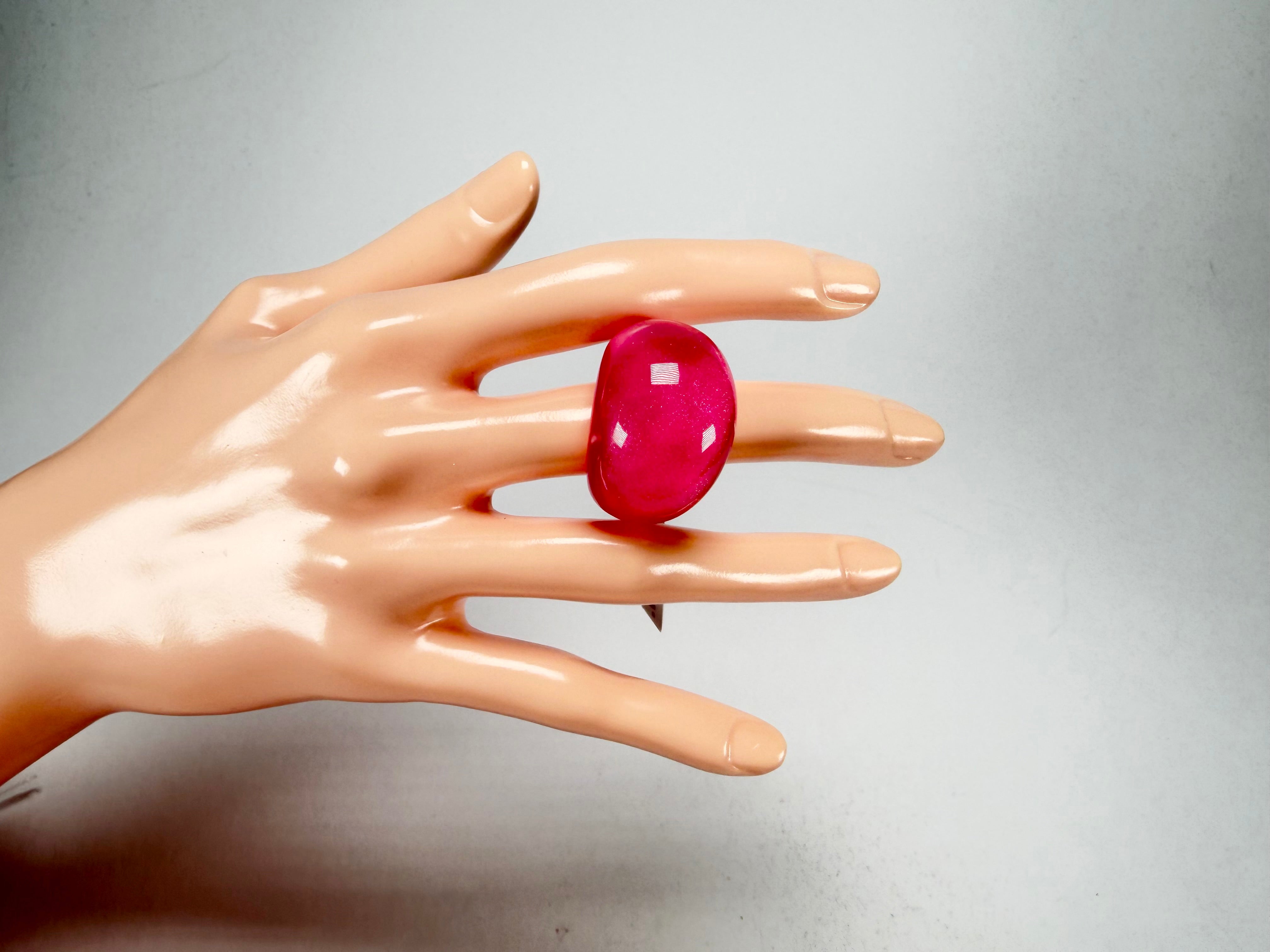 Zsiska - Colourful Statement Hot Pink Resin Ring ( 40106029017Q0L ) - Size UK Q / US 8