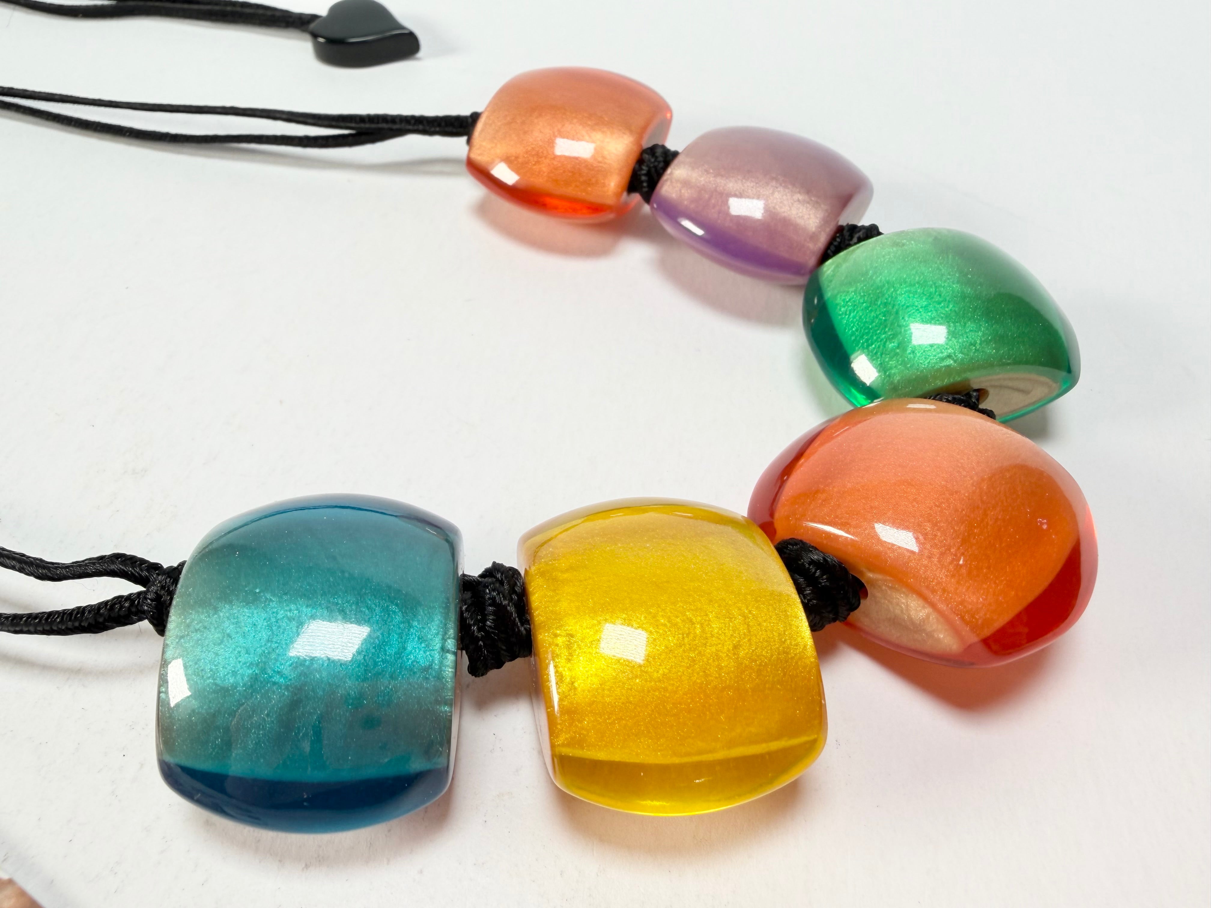 Zsiska - Bellissima 6 Bead 2026 Spectrum Resin Necklace ( 72401050599Q06 )