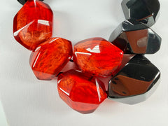 Zsiska - Empress Redd & Black Resin Necklace ( 8410150REDDQ09 )
