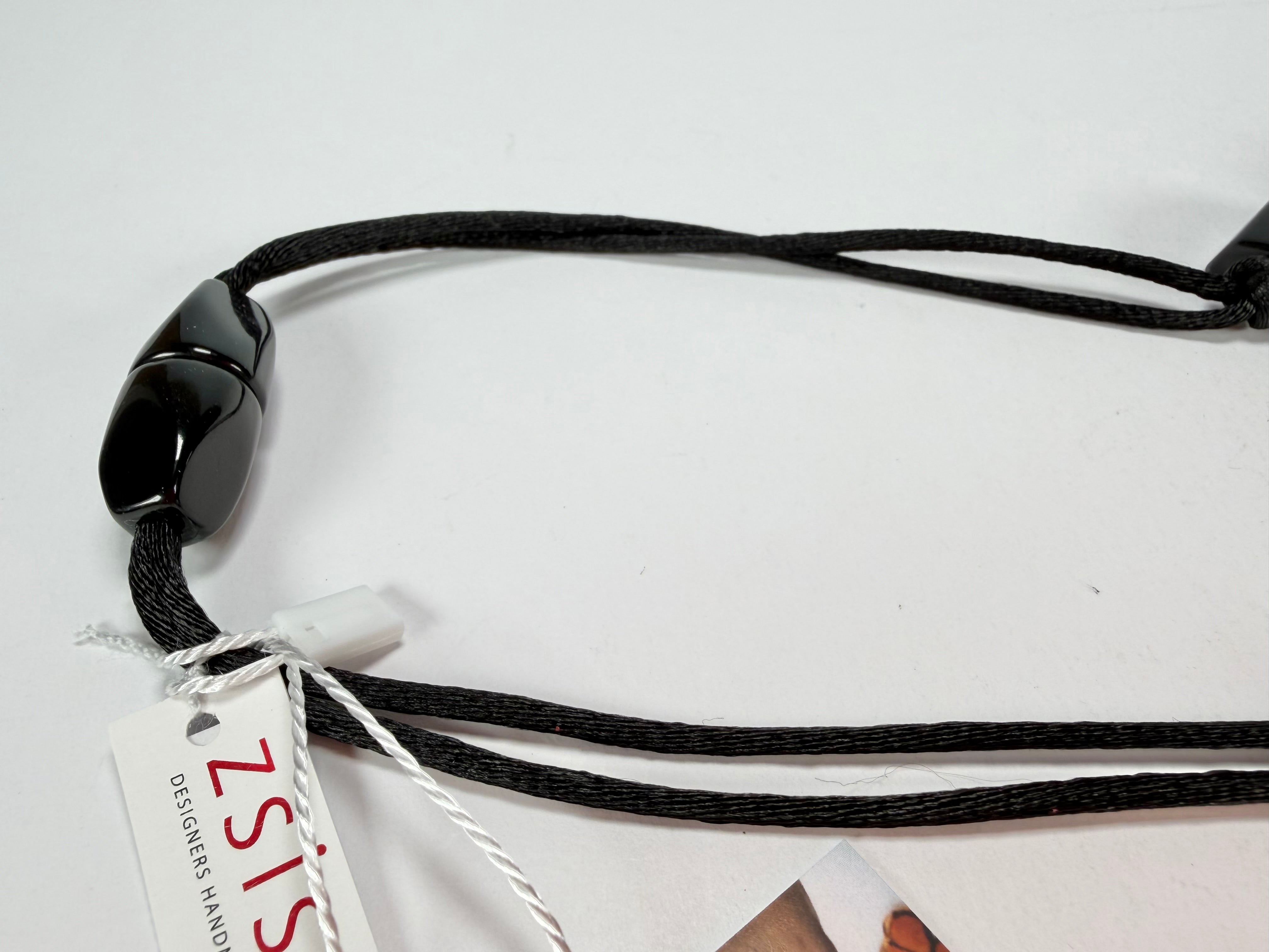 Zsiska - Empress Redd & Black Resin Necklace ( 8410150REDDQ09 )