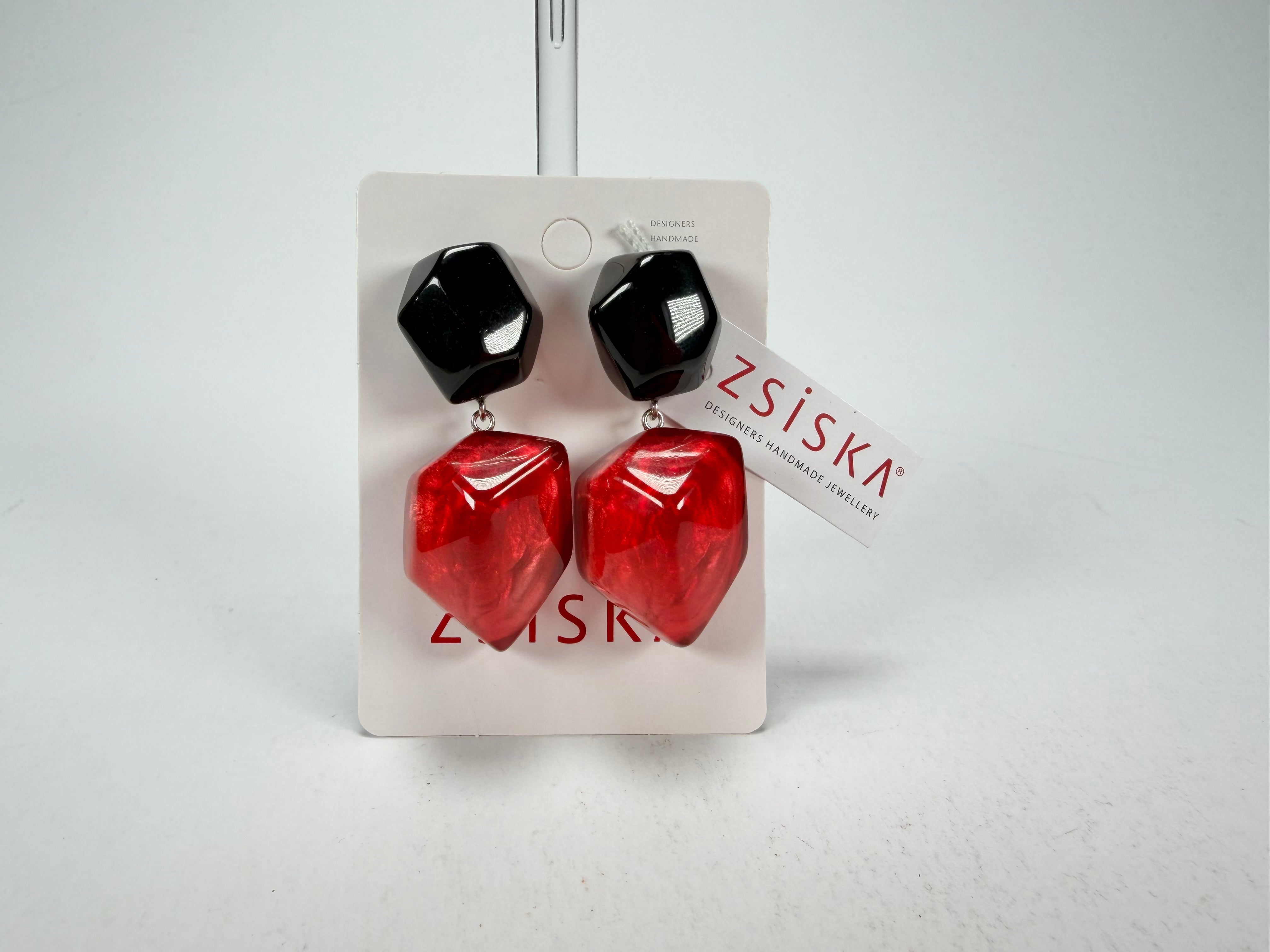 Zsiska - Empress Redd & Black Pendant Resin Earrings ( 8410504REDDQ00 )