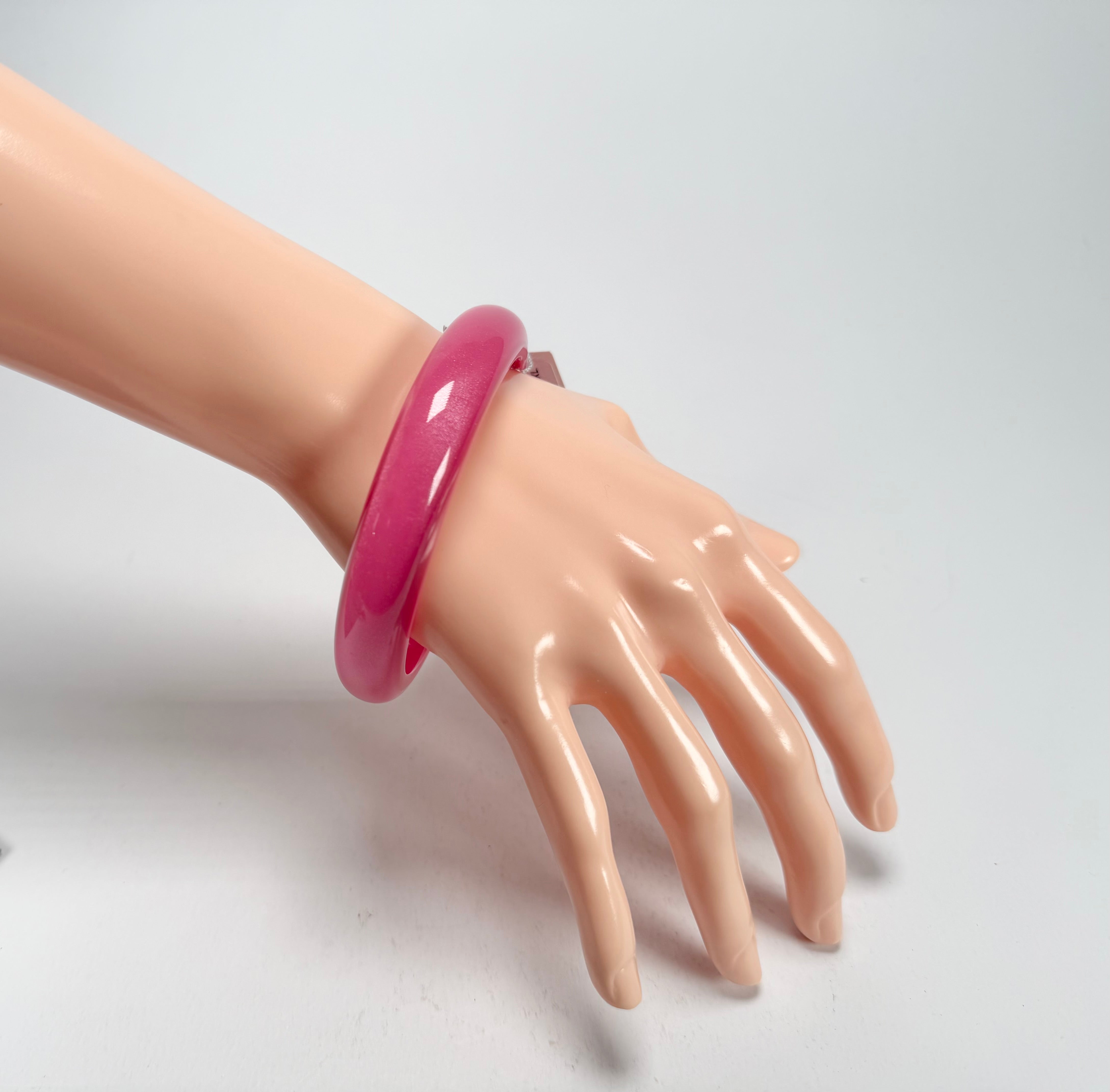 Zsiska - Colourful Statement Hot Pink Resin Bangle ( 40103049017QXL )