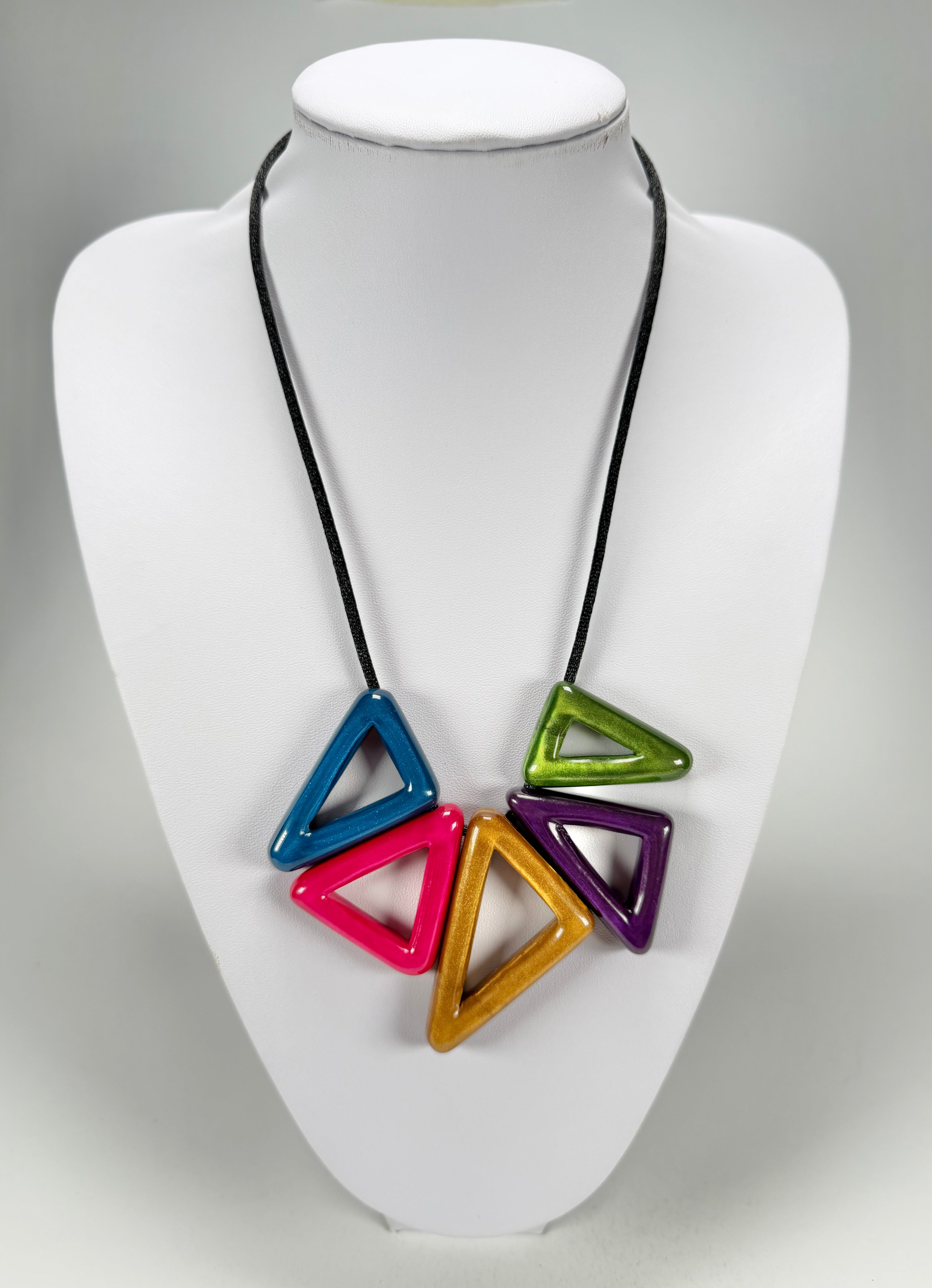 Zsiska - Tria "Prue Leith" Mix Colours 5 Bead Resin Necklace ( P190101MIXXQ05 )