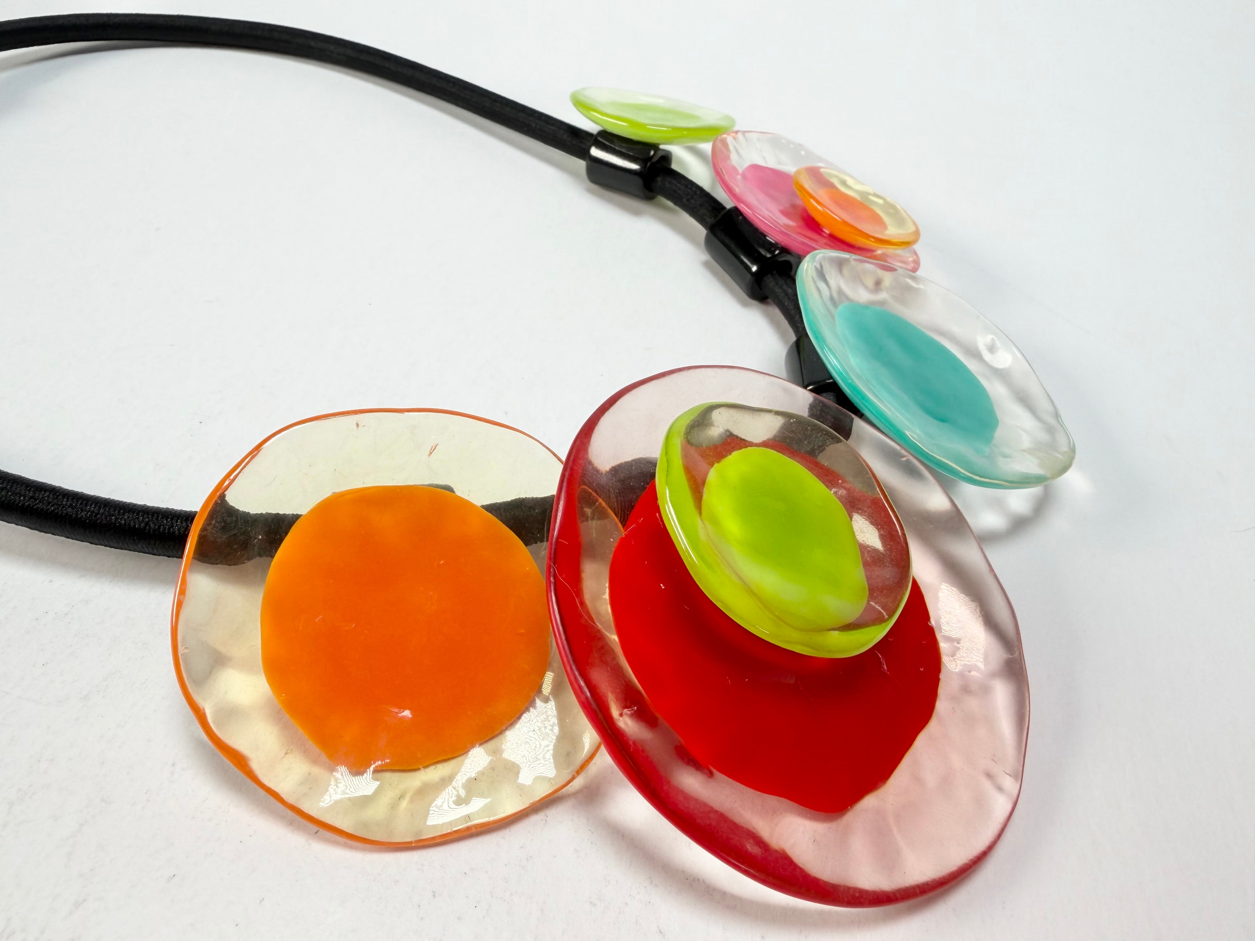 Zsiska - Flora "Prue Leith" Mix Colours 5 Bead Resin Necklace ( P070150MIXXQ05 )