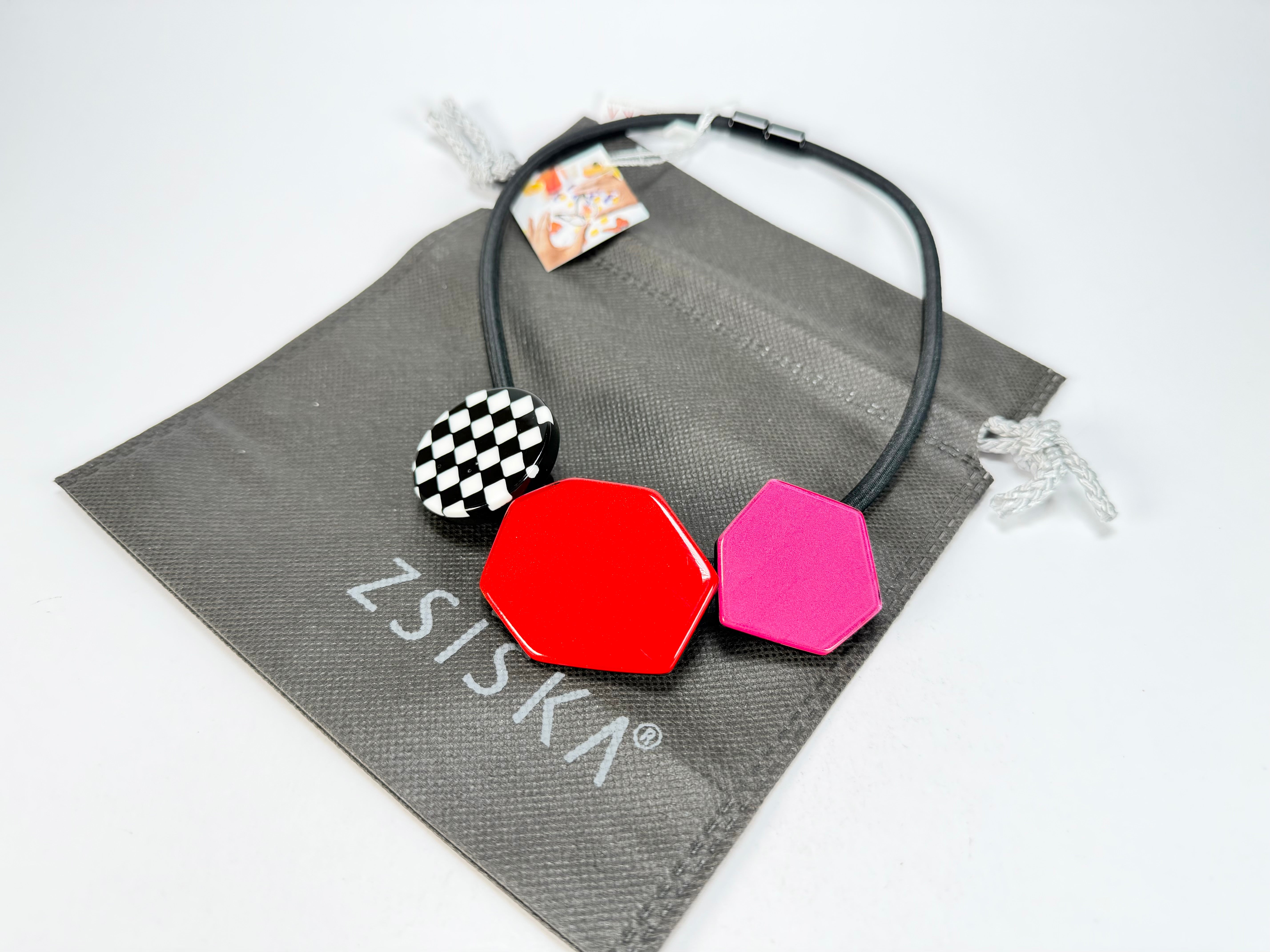 Zsiska - Checkmate "Prue Leith" Crimson & Rose 3 Bead Resin Necklace ( P220150REPIQ03 )