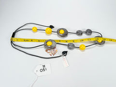 Zsiska - ORI 12 Bead Marbled Grey Resin Necklace ( 7430101GREYQ12 )