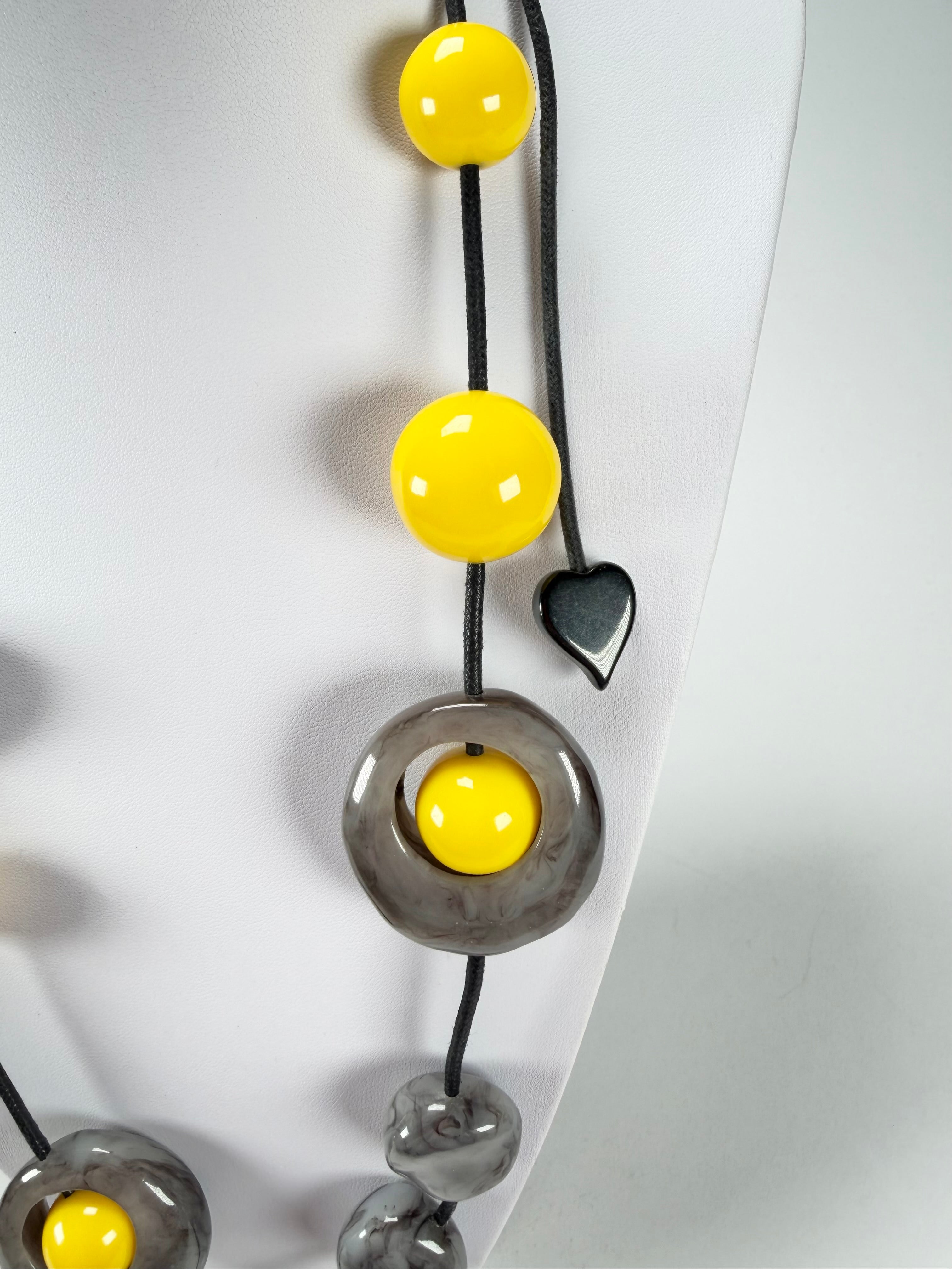 Zsiska - ORI 12 Bead Marbled Grey Resin Necklace ( 7430101GREYQ12 )