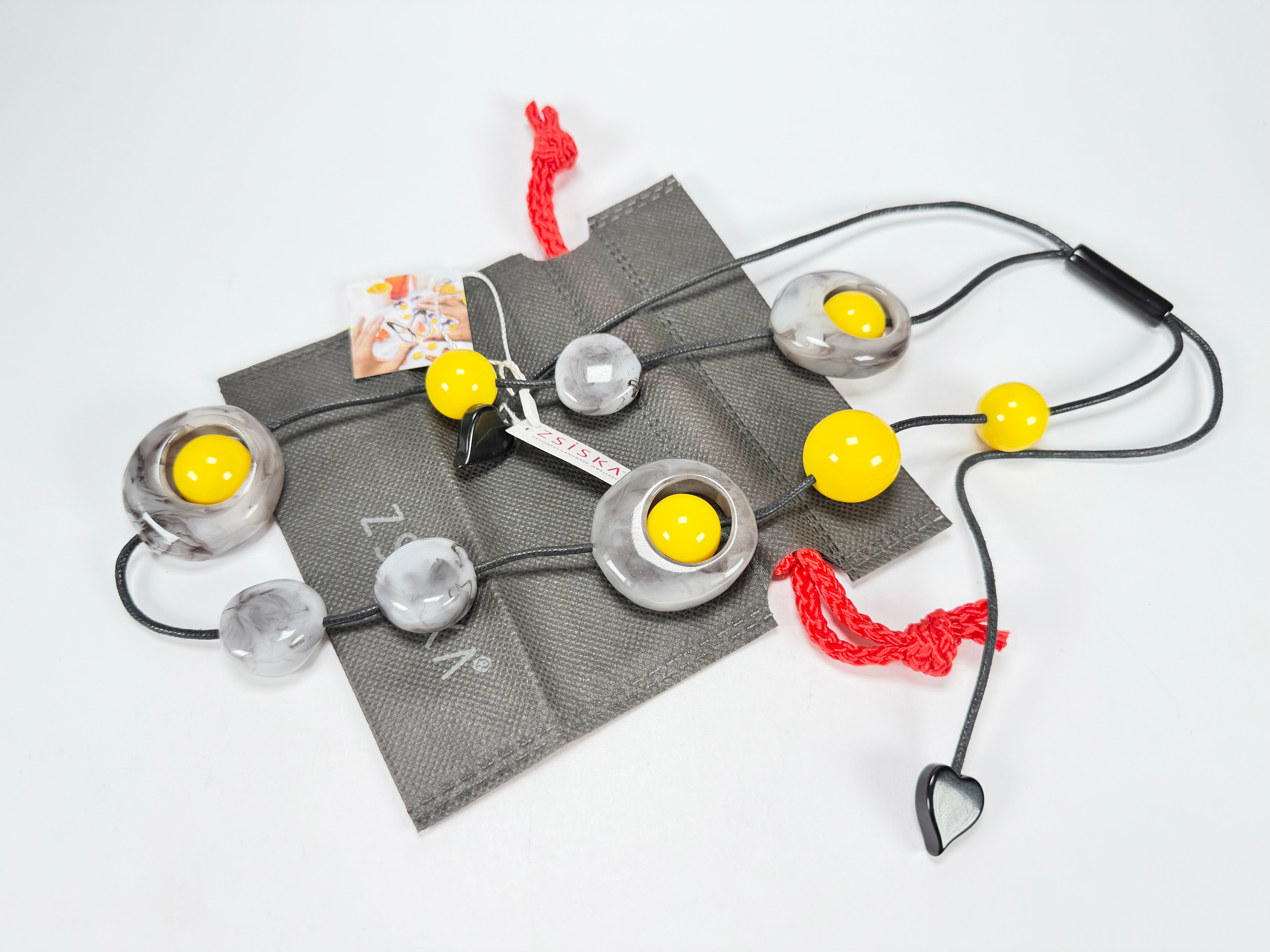 Zsiska - ORI 12 Bead Marbled Grey Resin Necklace ( 7430101GREYQ12 )