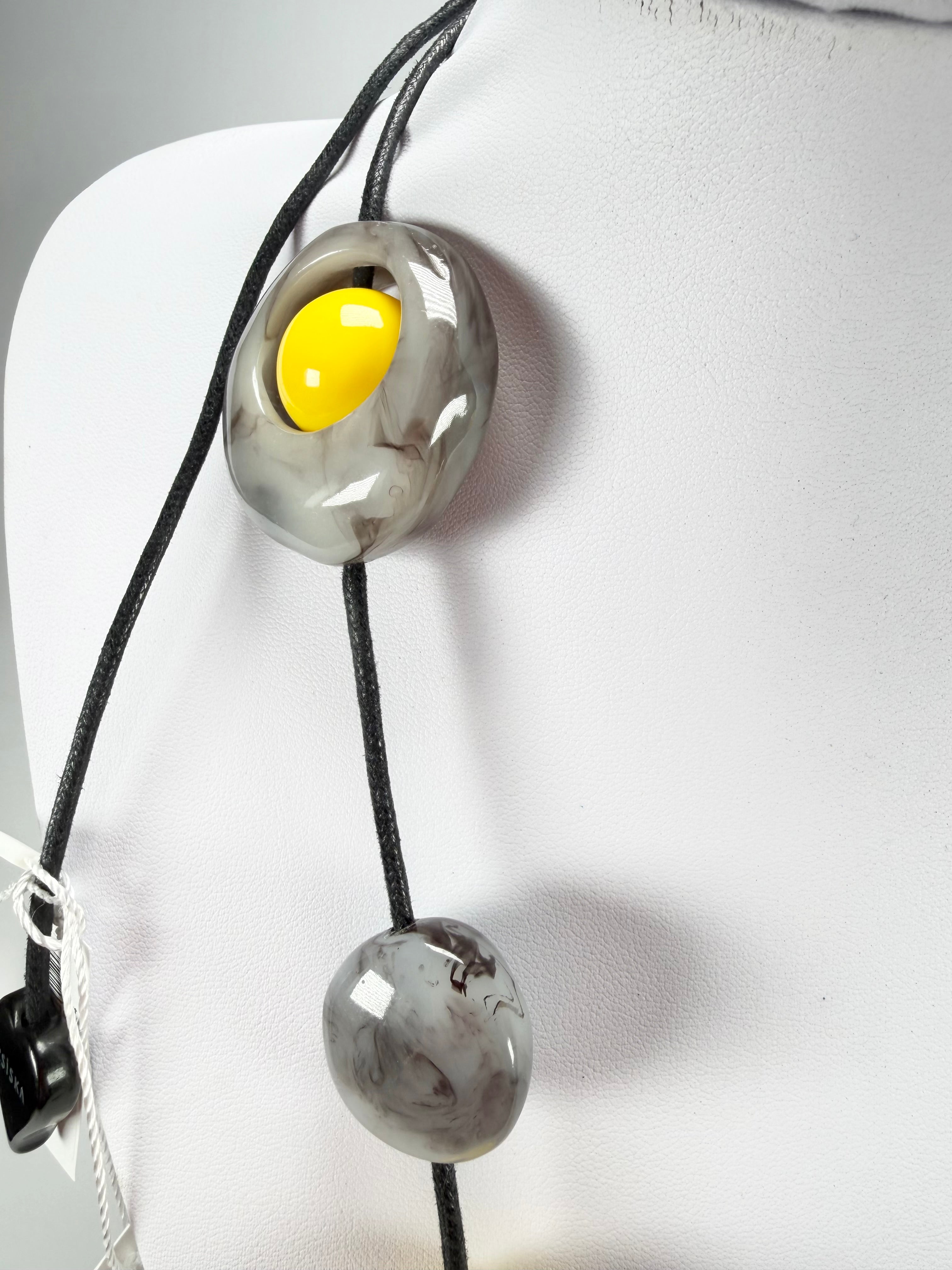 Zsiska - ORI 12 Bead Marbled Grey Resin Necklace ( 7430101GREYQ12 )