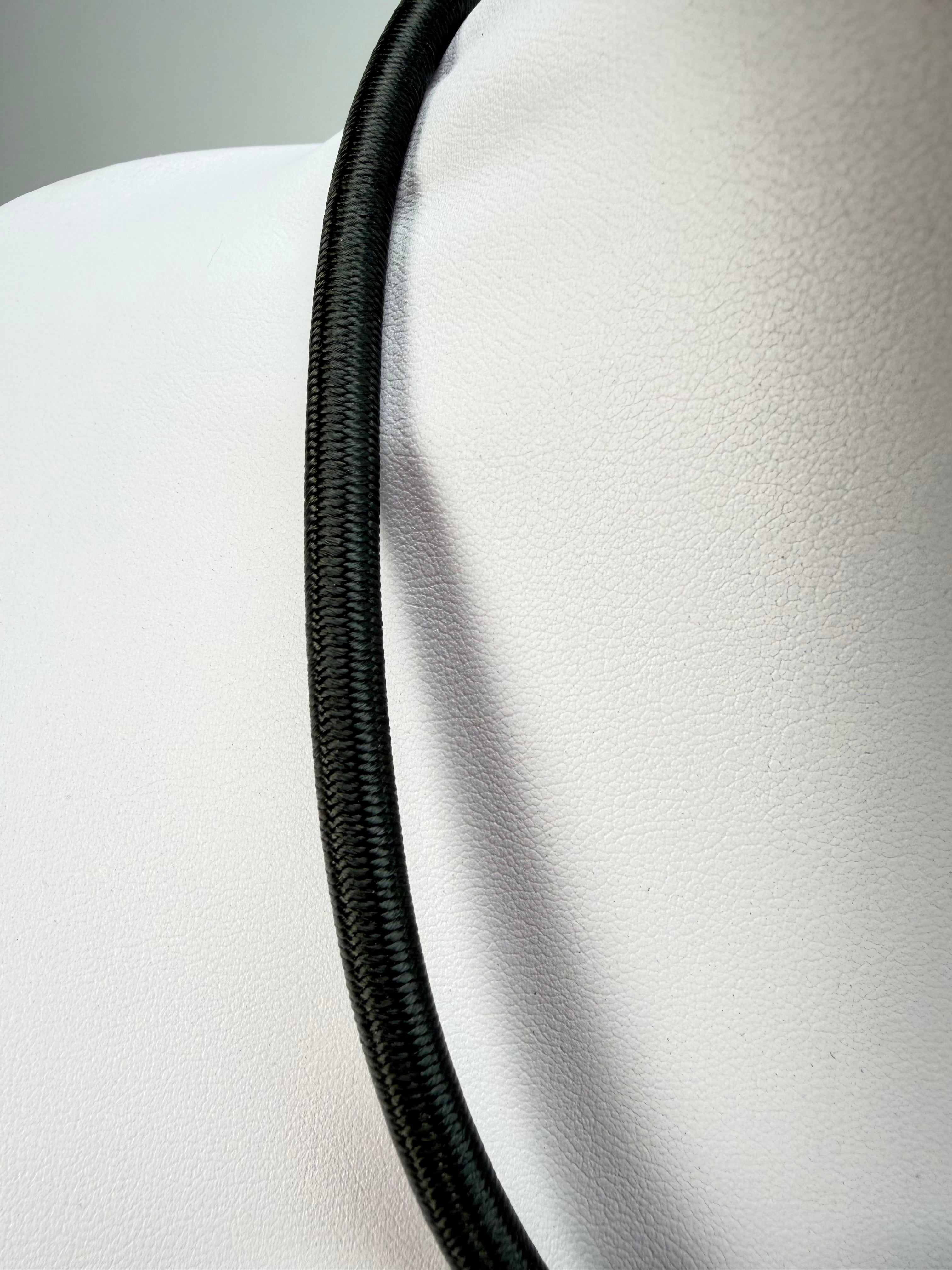 Zsiska - Flora "Prue Leith" Black & White 3 Bead Resin Necklace ( P070151FLO1303 )