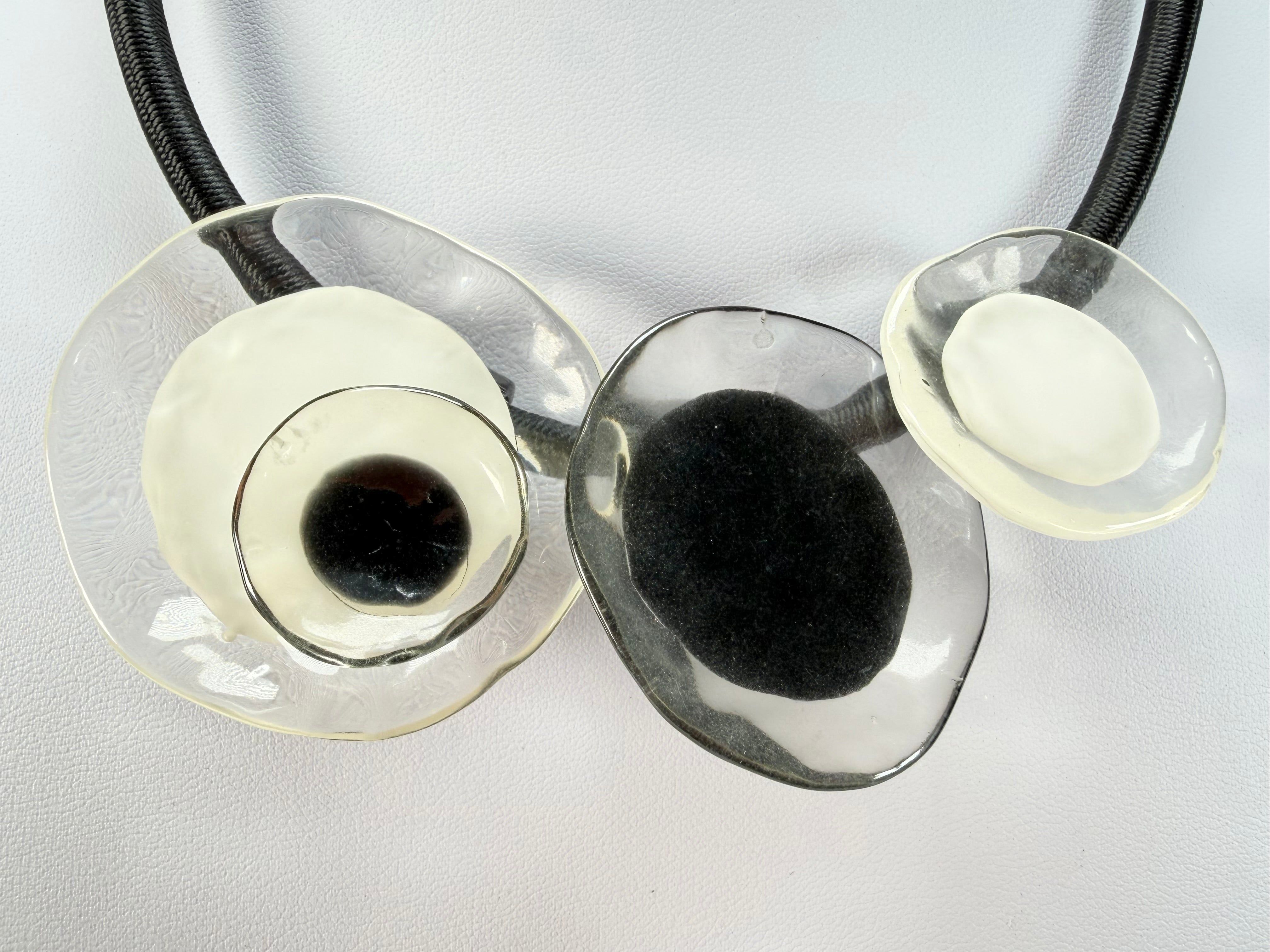 Zsiska - Flora "Prue Leith" Black & White 3 Bead Resin Necklace ( P070151FLO1303 )