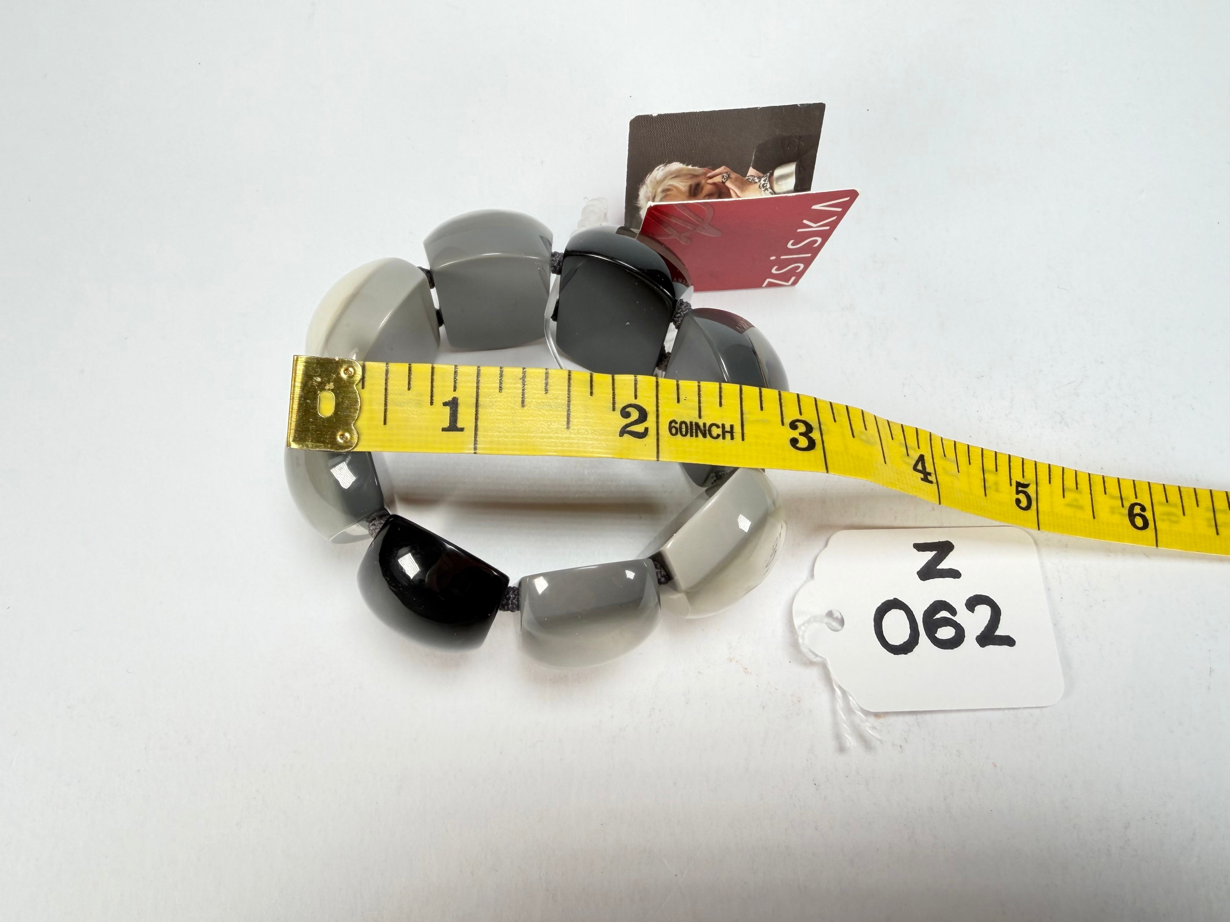 Zsiska - Bellissima Greyscale Large 8 Bead Resin Bracelet ( 701030204530Q08 )