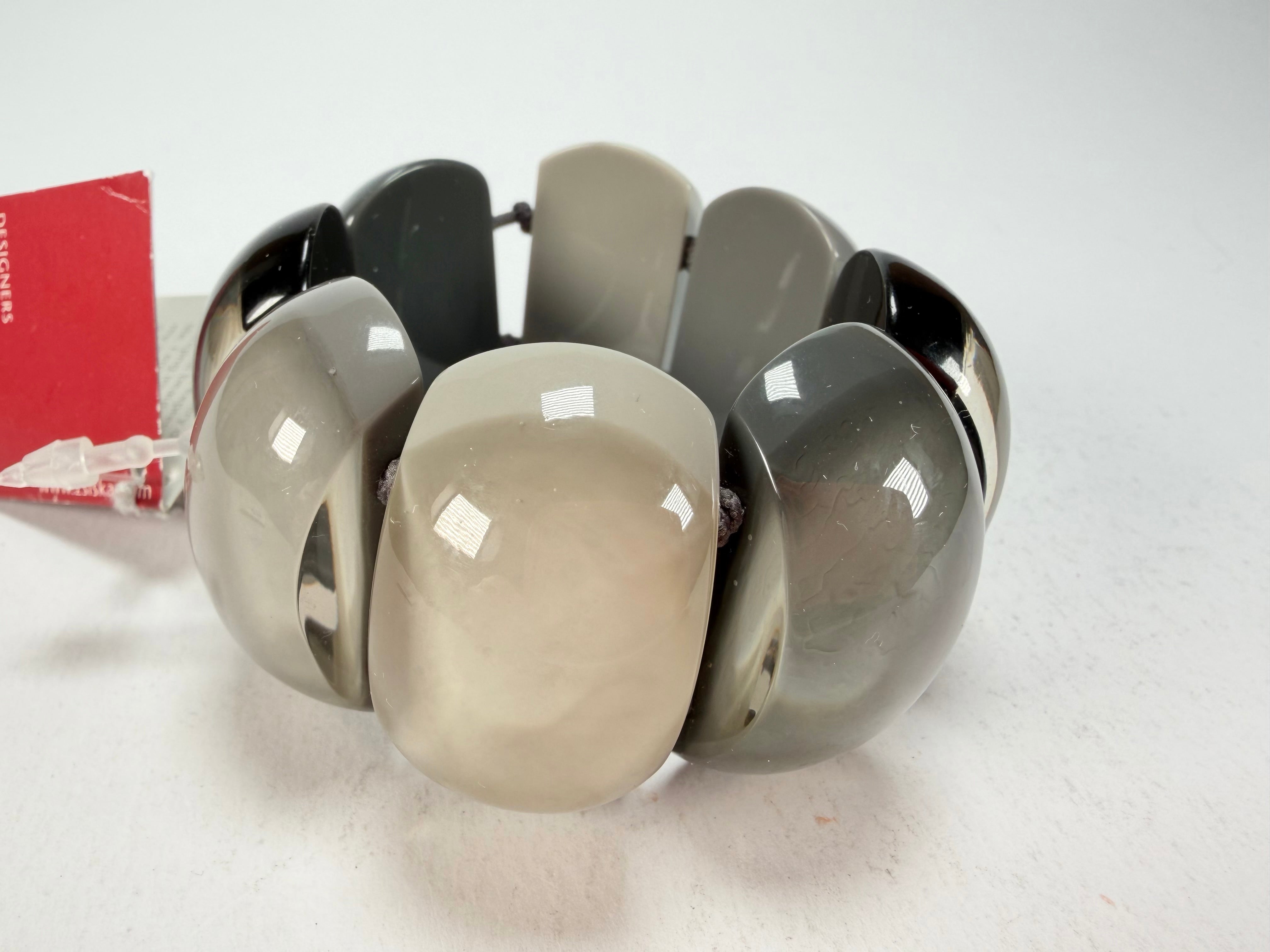 Zsiska - Bellissima Greyscale Large 8 Bead Resin Bracelet ( 701030204530Q08 )