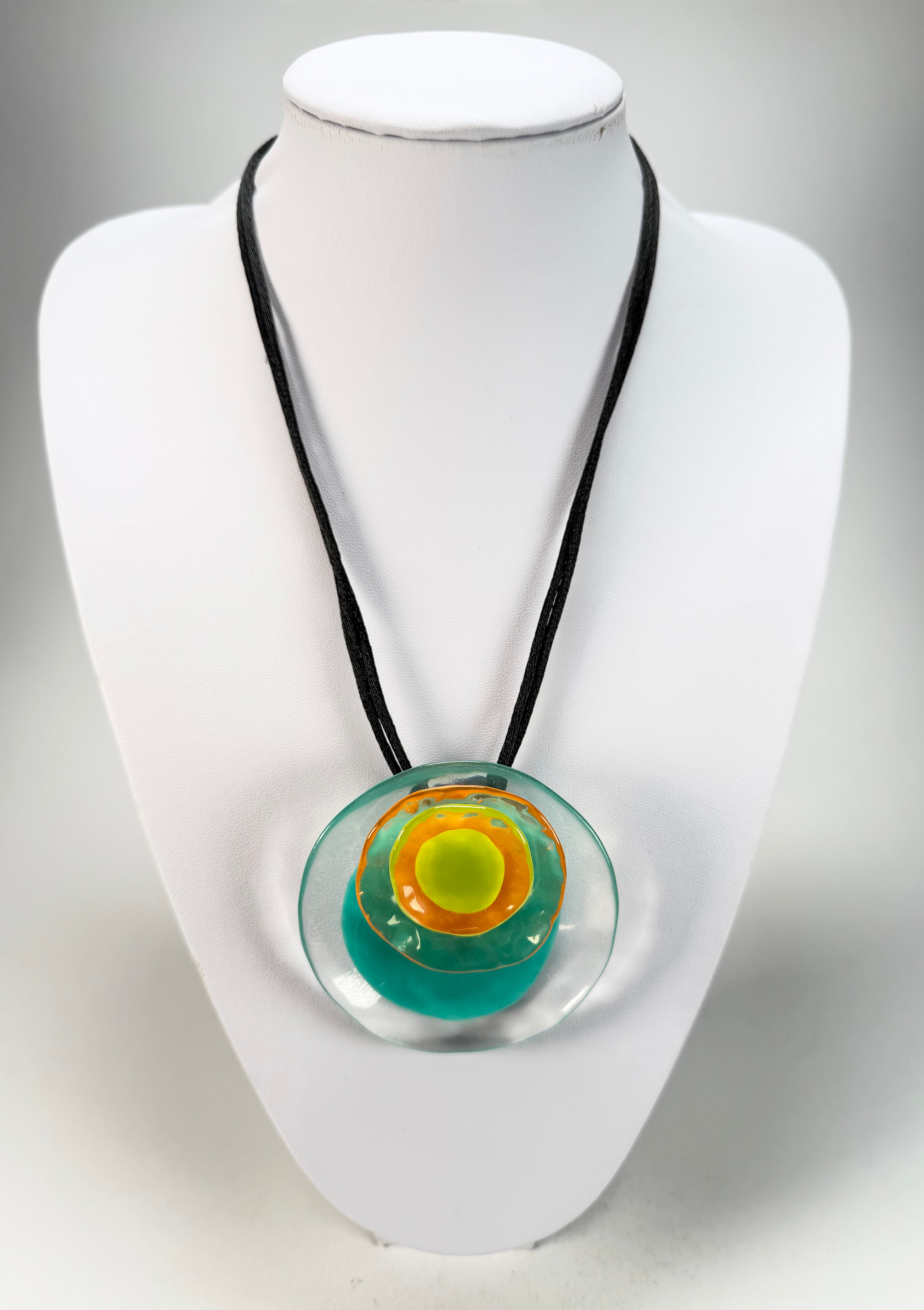 Zsiska - Flora "Prue Leith" Turquoise Single Bead Resin Necklace ( P070201FLO2Q00 )