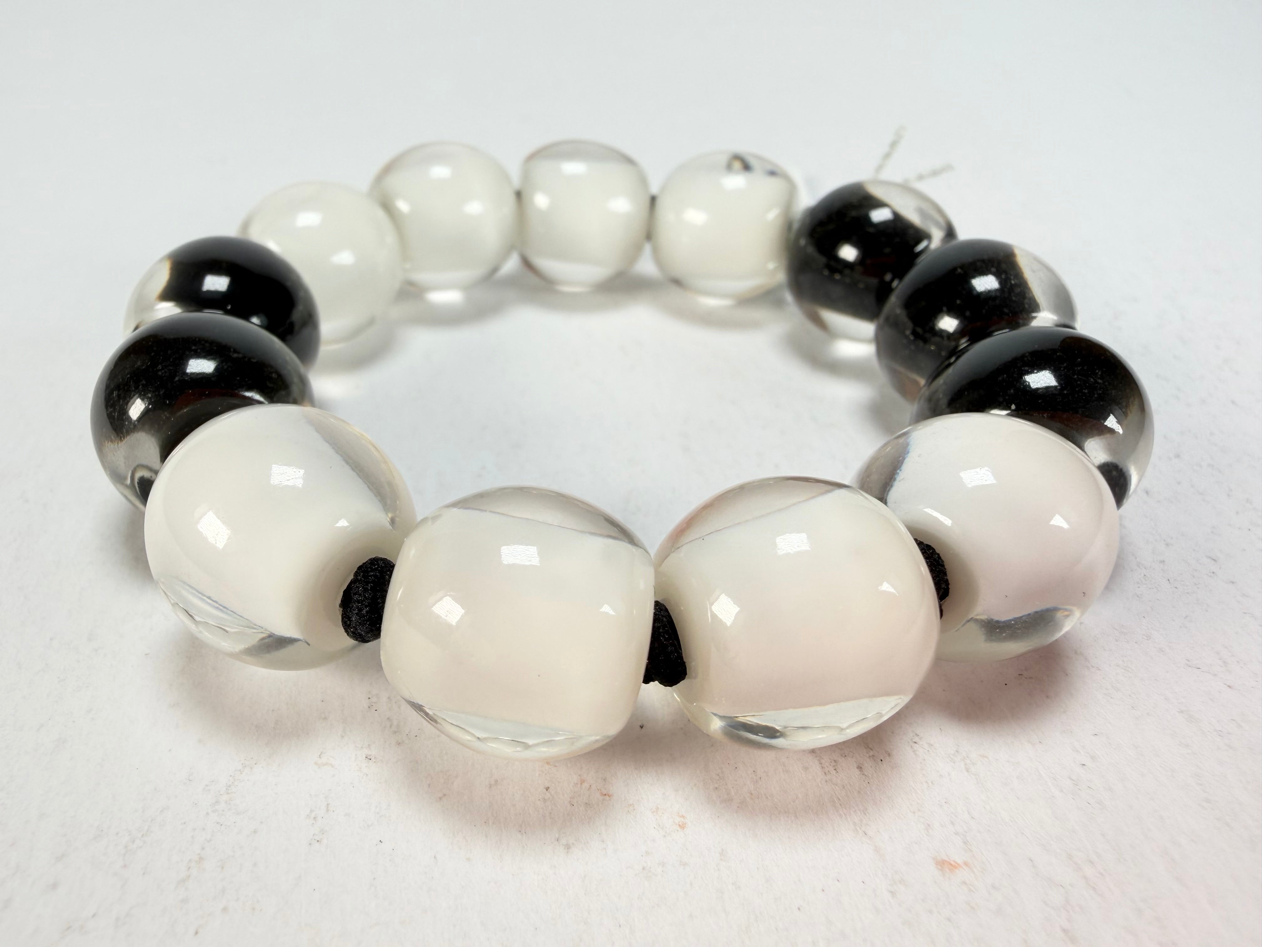 Zsiska - Colourful Beads Black & White 13 Small Bead Resin Bracelet ( 40103100958Q13 )