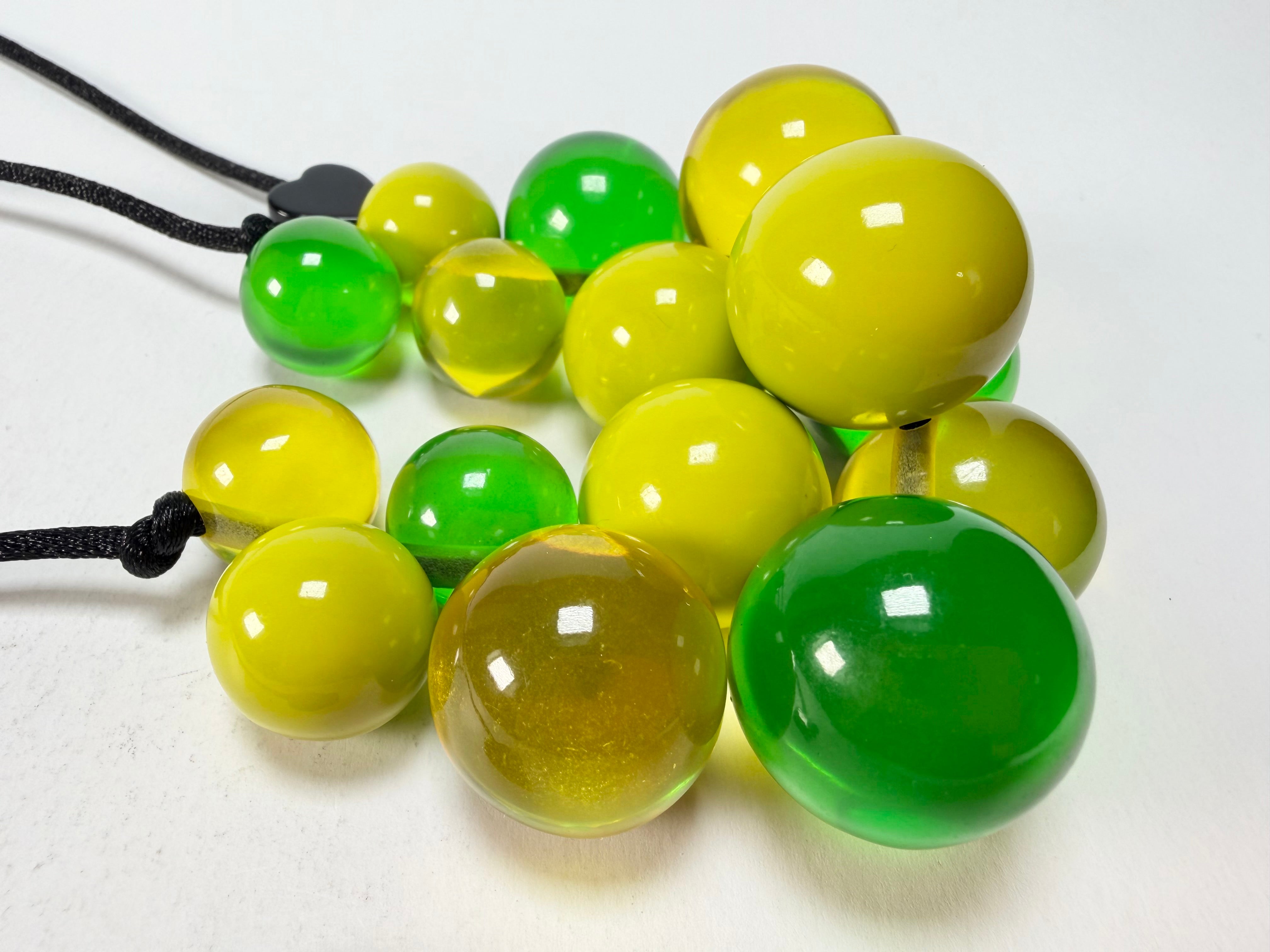 Zsiska - Baubles Yellow & Green Resin Necklace ( P230101BAU2Q15 )