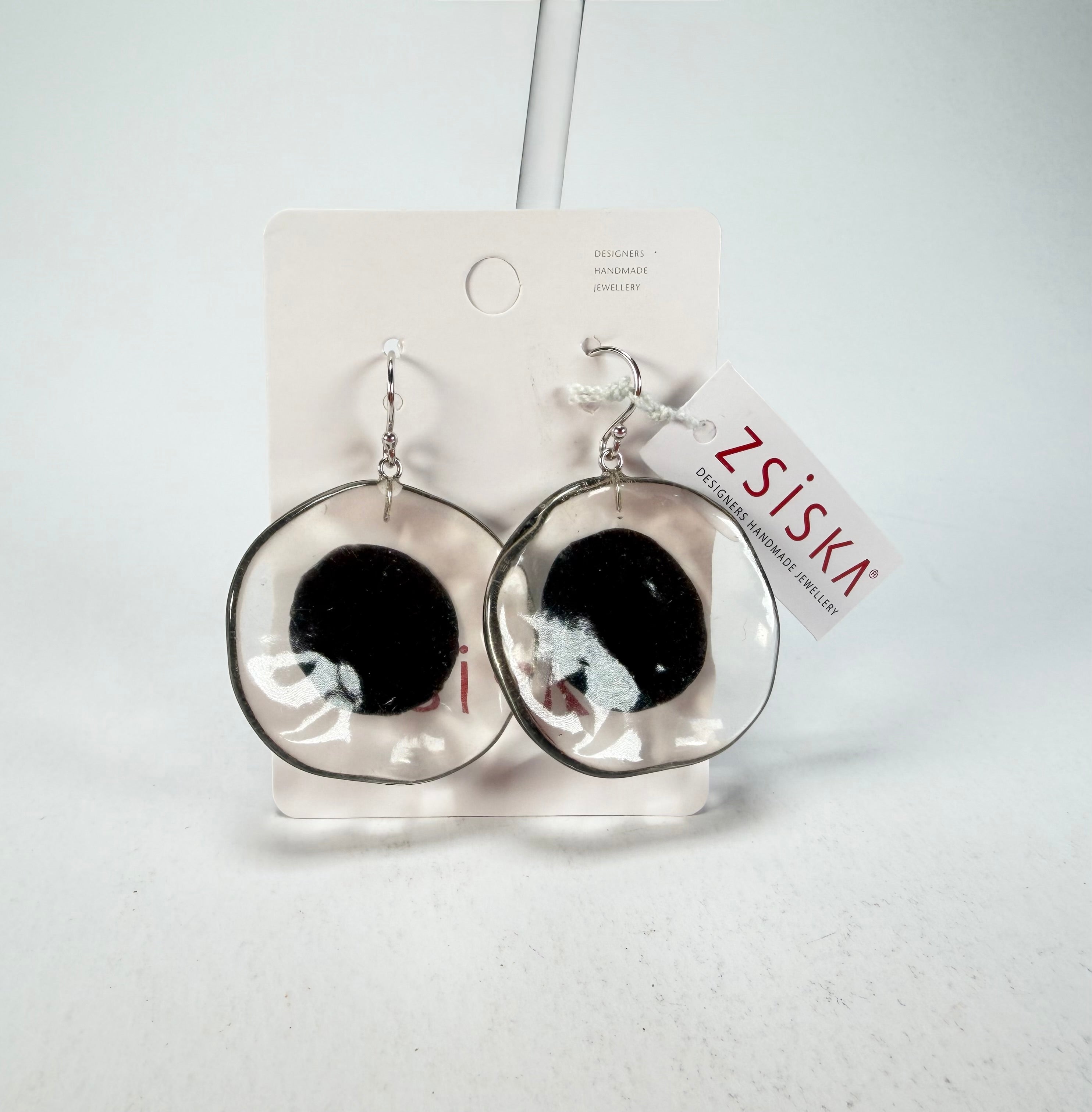 Zsiska - Flora "Prue Leith" Short Hook Black & White Resin Earrings ( P070501BLAKQ00 )