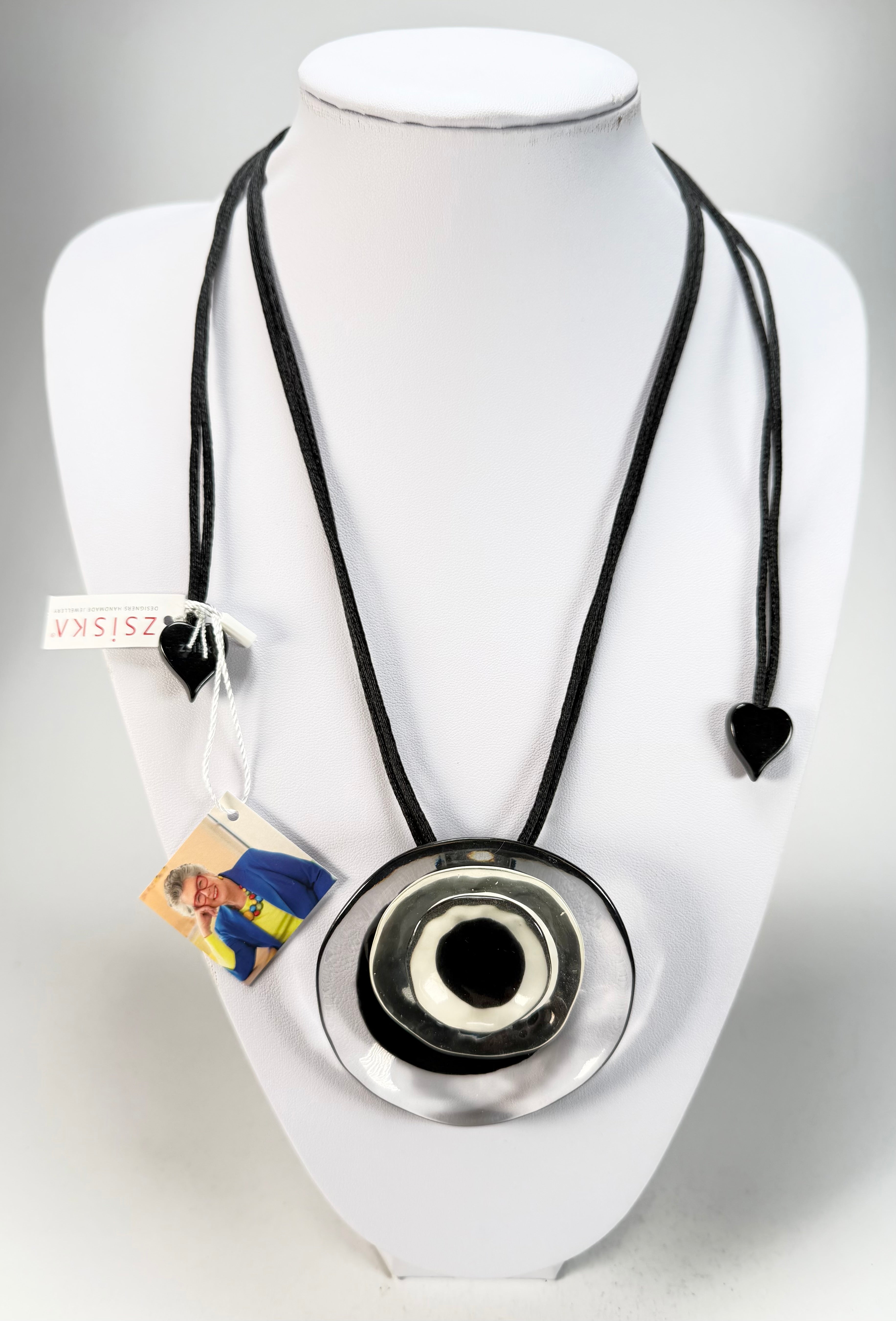 Zsiska - Flora "Prue Leith" Black & White Single Bead Resin Necklace ( P070201FLO1300 )