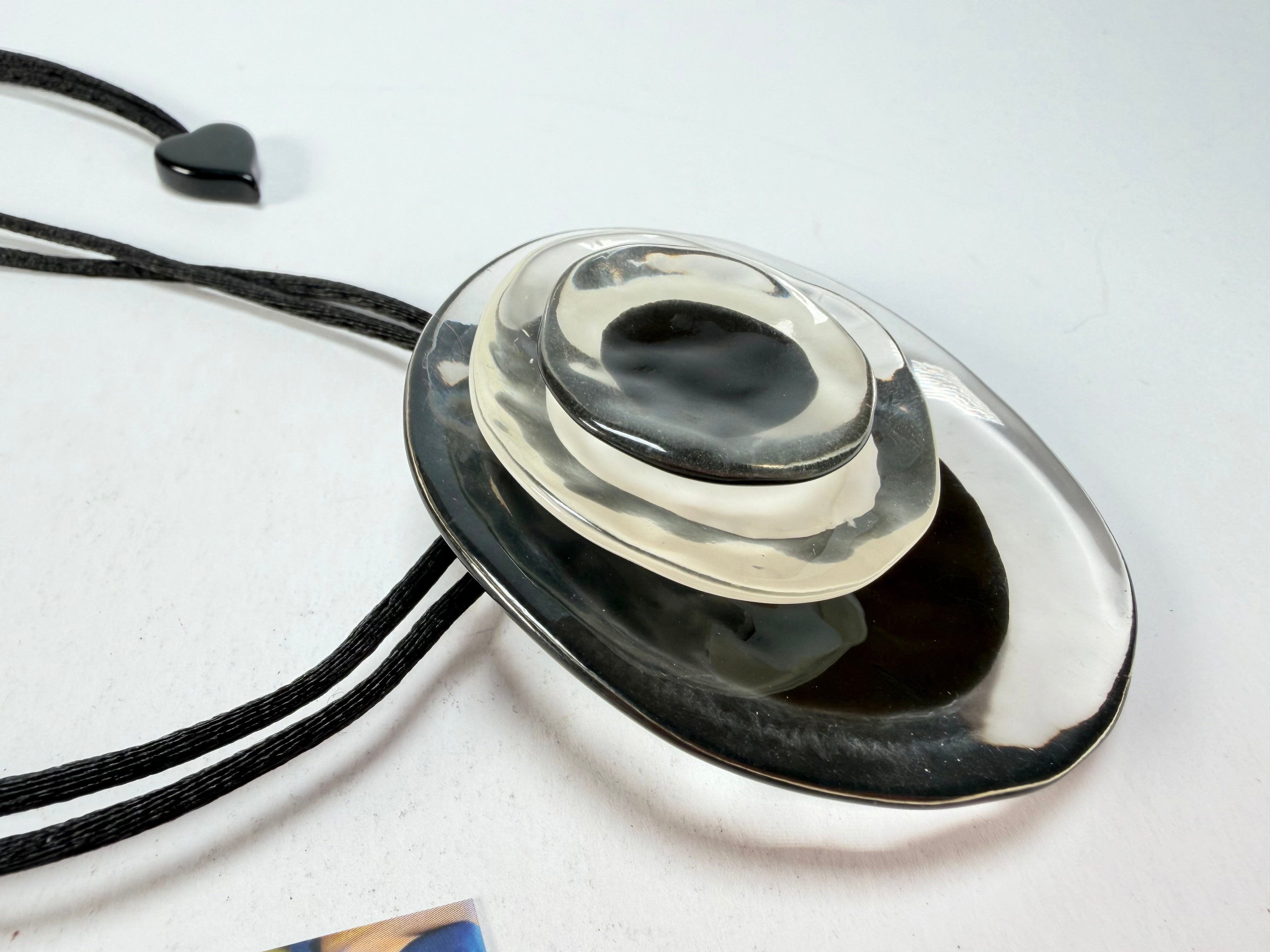 Zsiska - Flora "Prue Leith" Black & White Single Bead Resin Necklace ( P070201FLO1300 )