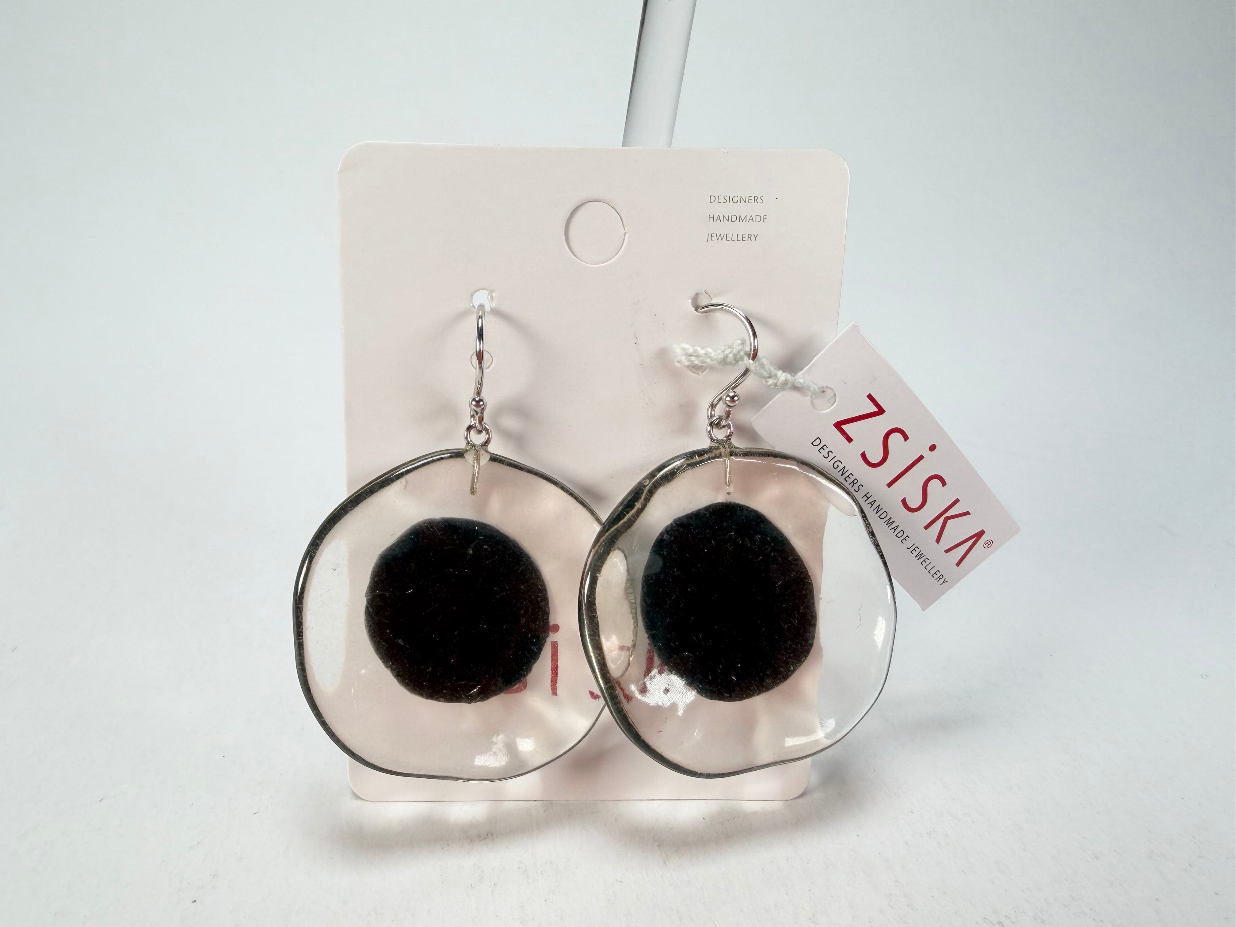 Zsiska - Flora "Prue Leith" Short Hook Black & White Resin Earrings ( P070501BLAKQ00 )