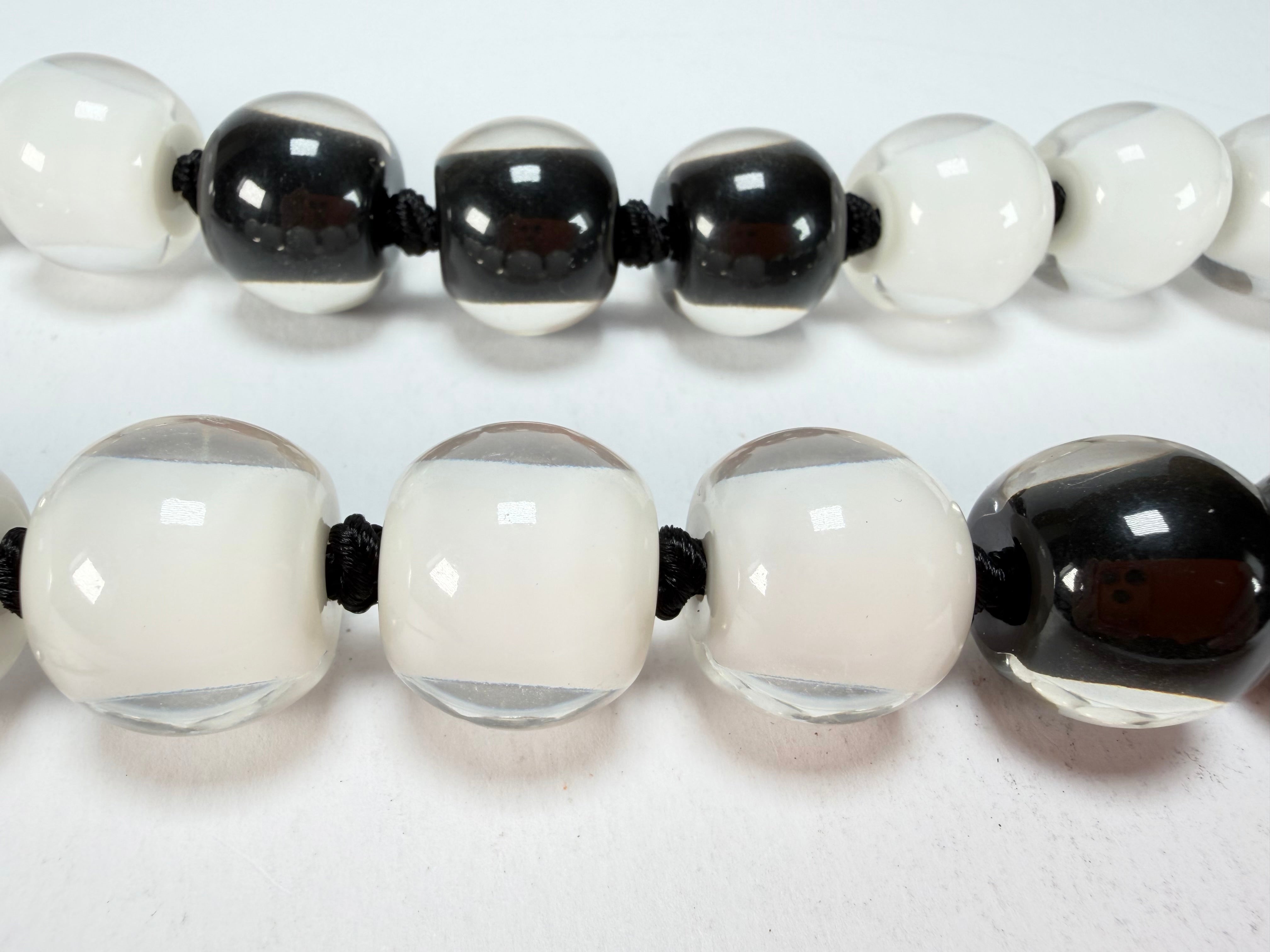 Zsiska - Colourful Beads 20 Bead Black & White Resin Necklace ( 40101170958Q20 )