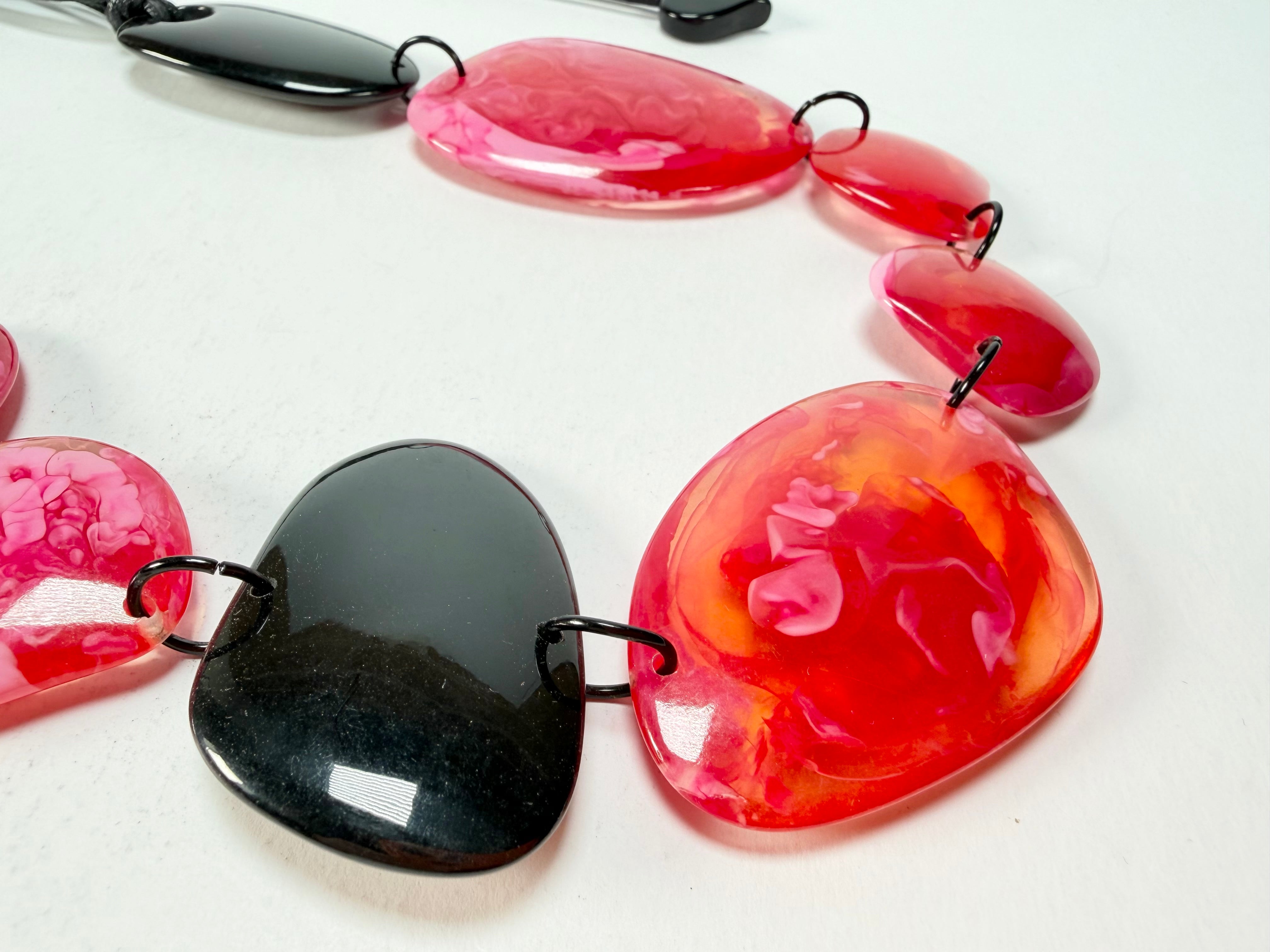 Zsiska - Bali 8 Bead Red Resin Necklace ( 7450101REDDQ08 )