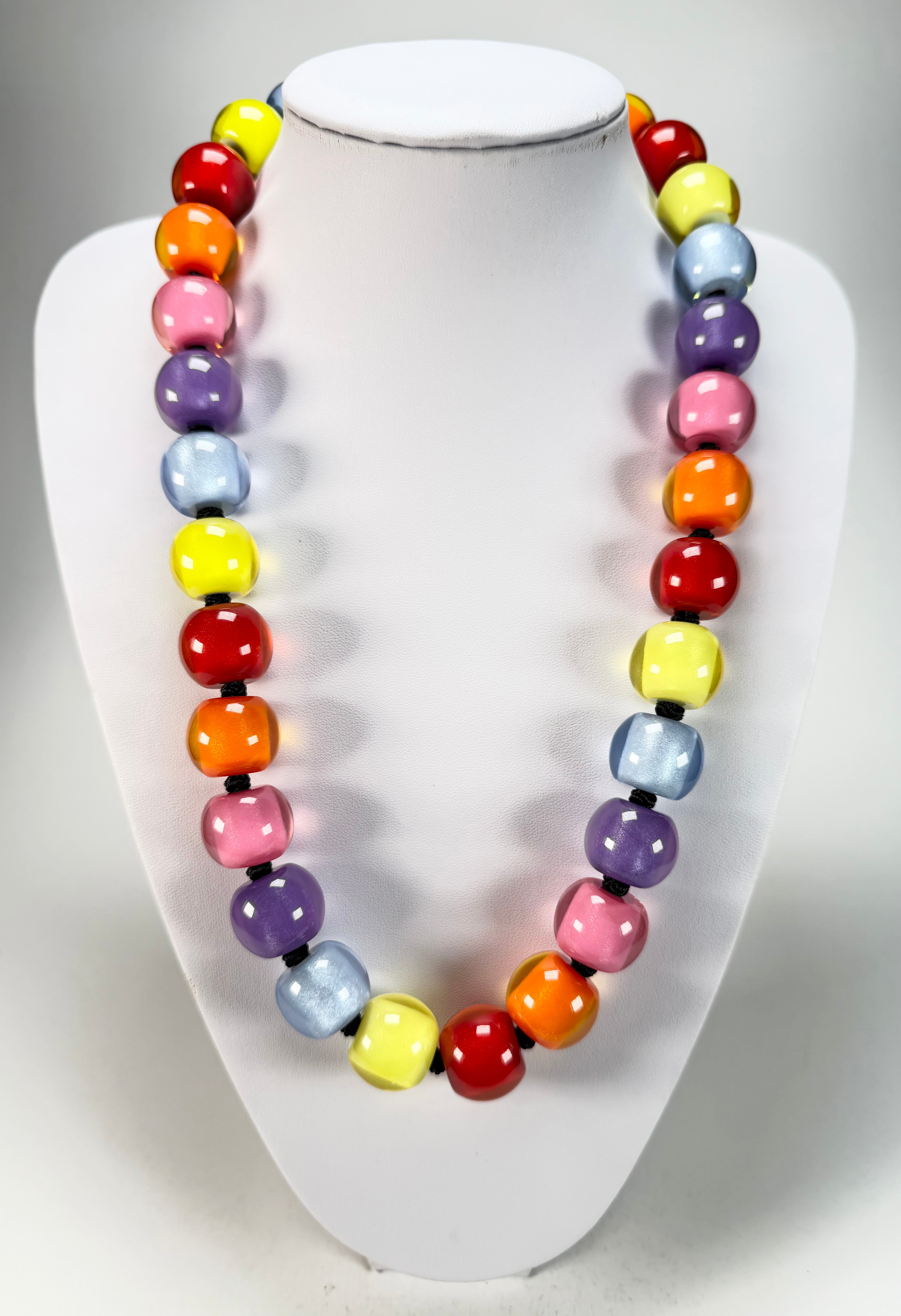 Zsiska - Colourful Beads 30 Medium Bead Spectrum Resin Necklace ( 40101170400Q30 )