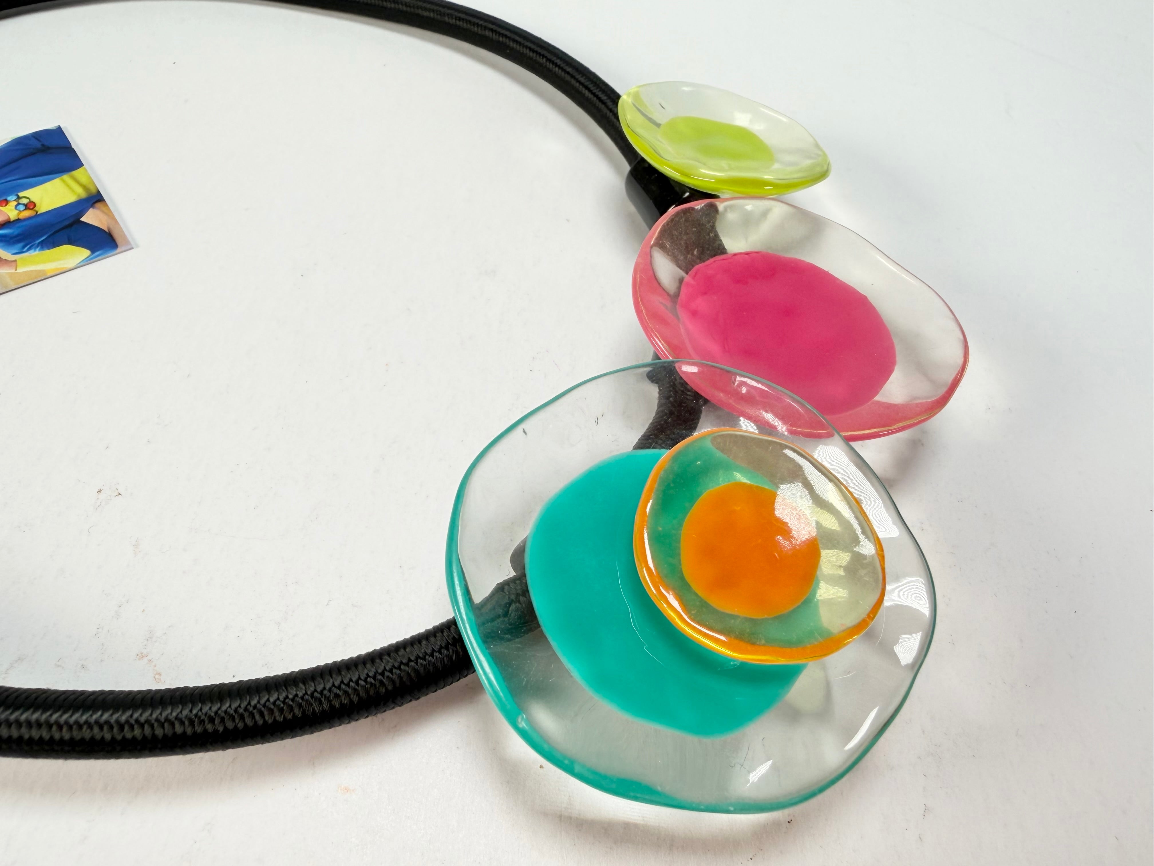 Zsiska - Flora "Prue Leith" Mix Colours 3 Bead Resin Necklace ( P070151MIXXQ03 )