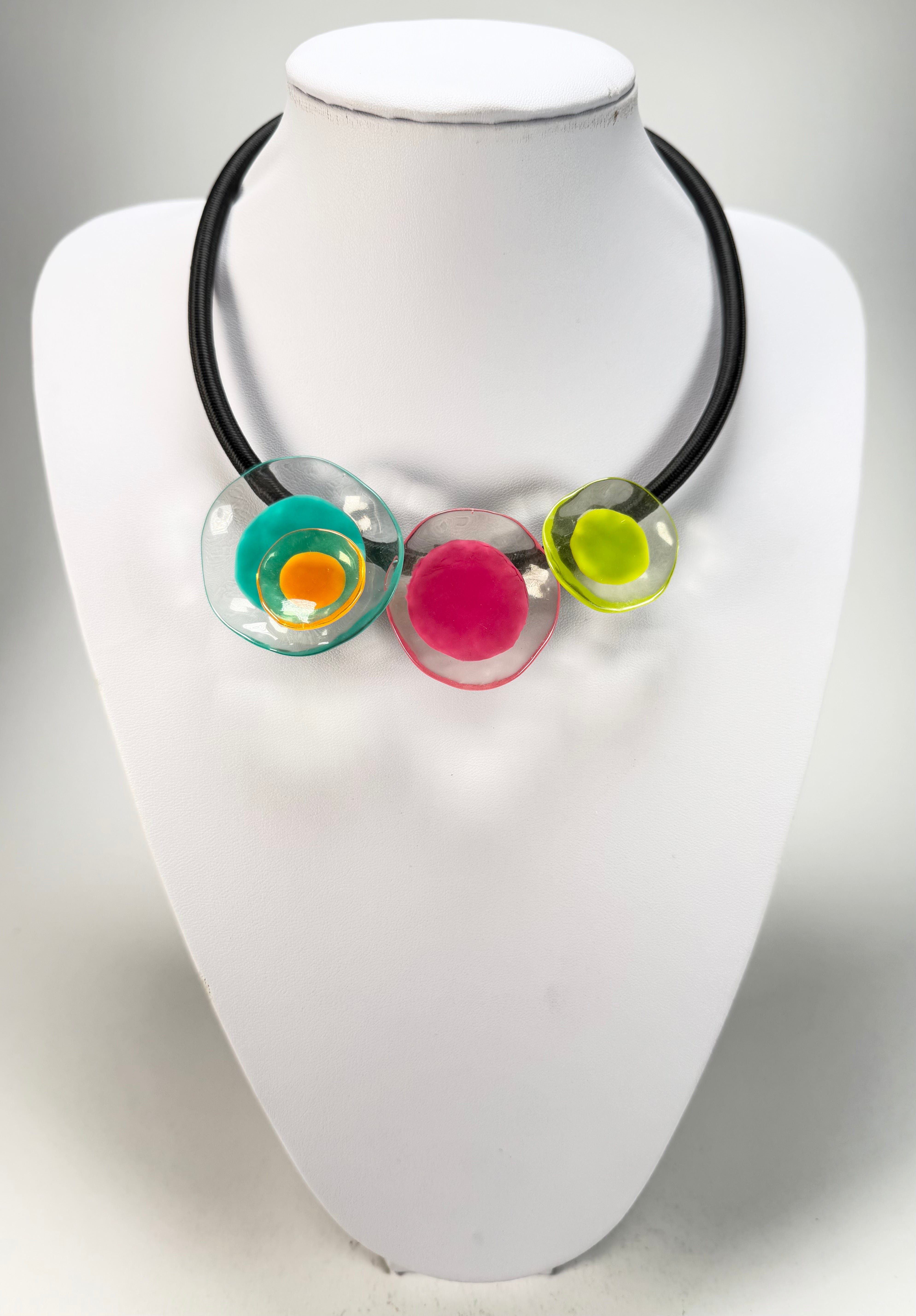 Zsiska - Flora "Prue Leith" Mix Colours 3 Bead Resin Necklace ( P070151MIXXQ03 )