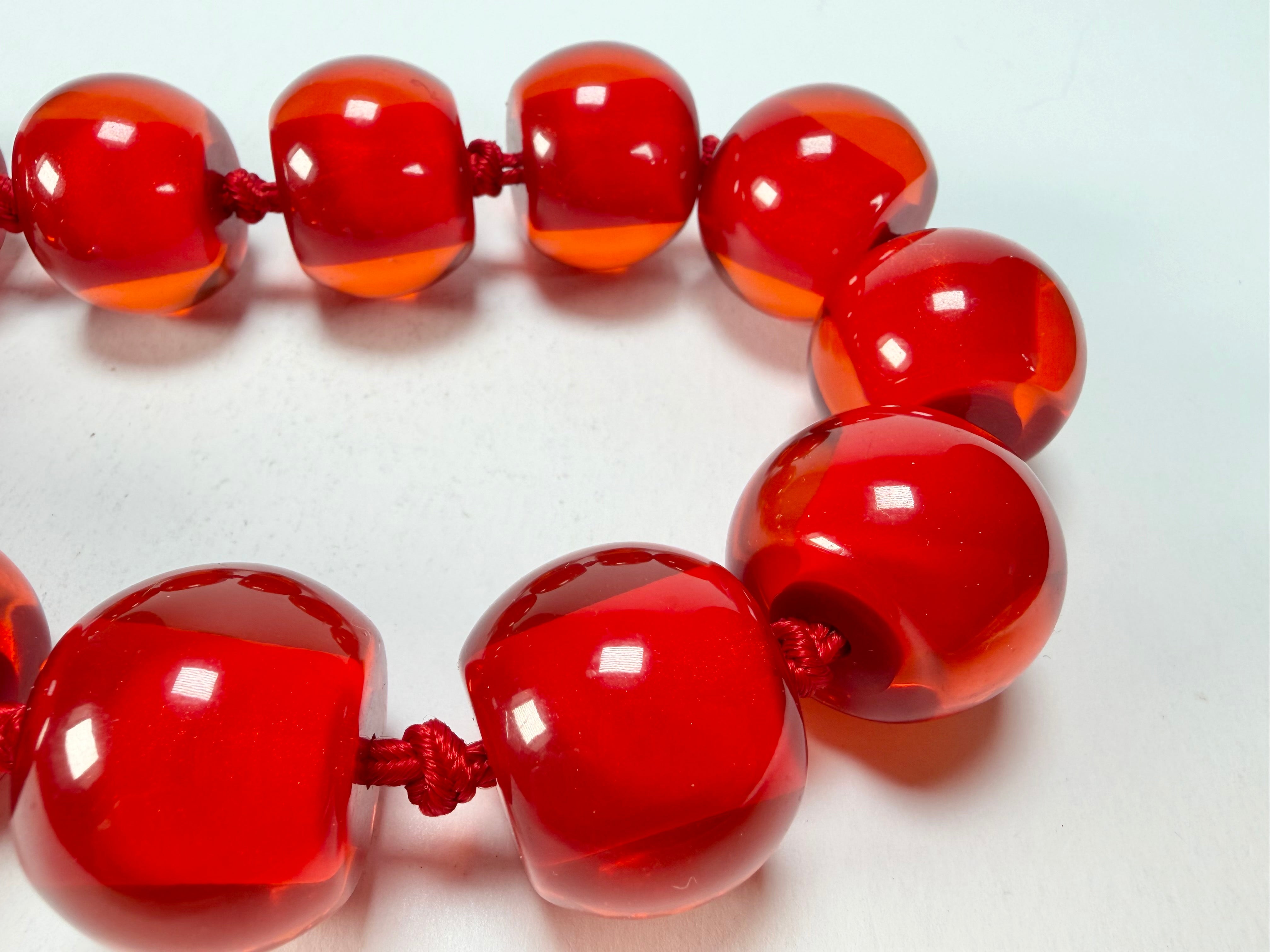 Zsiska - Colourful Beads 16 Large Bead Red Resin Necklace ( 0000000000 )