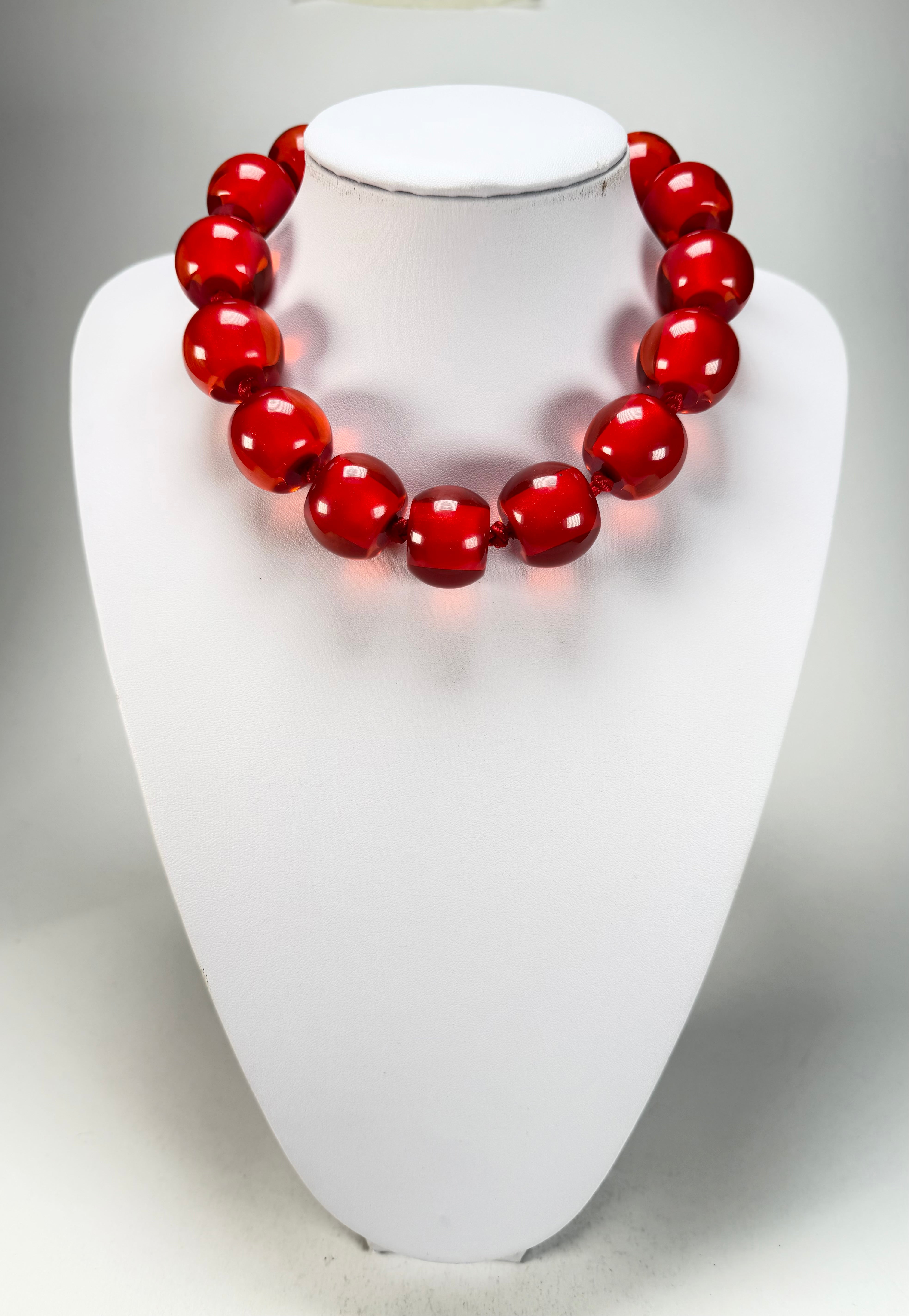 Zsiska - Colourful Beads 16 Large Bead Red Resin Necklace ( 0000000000 )