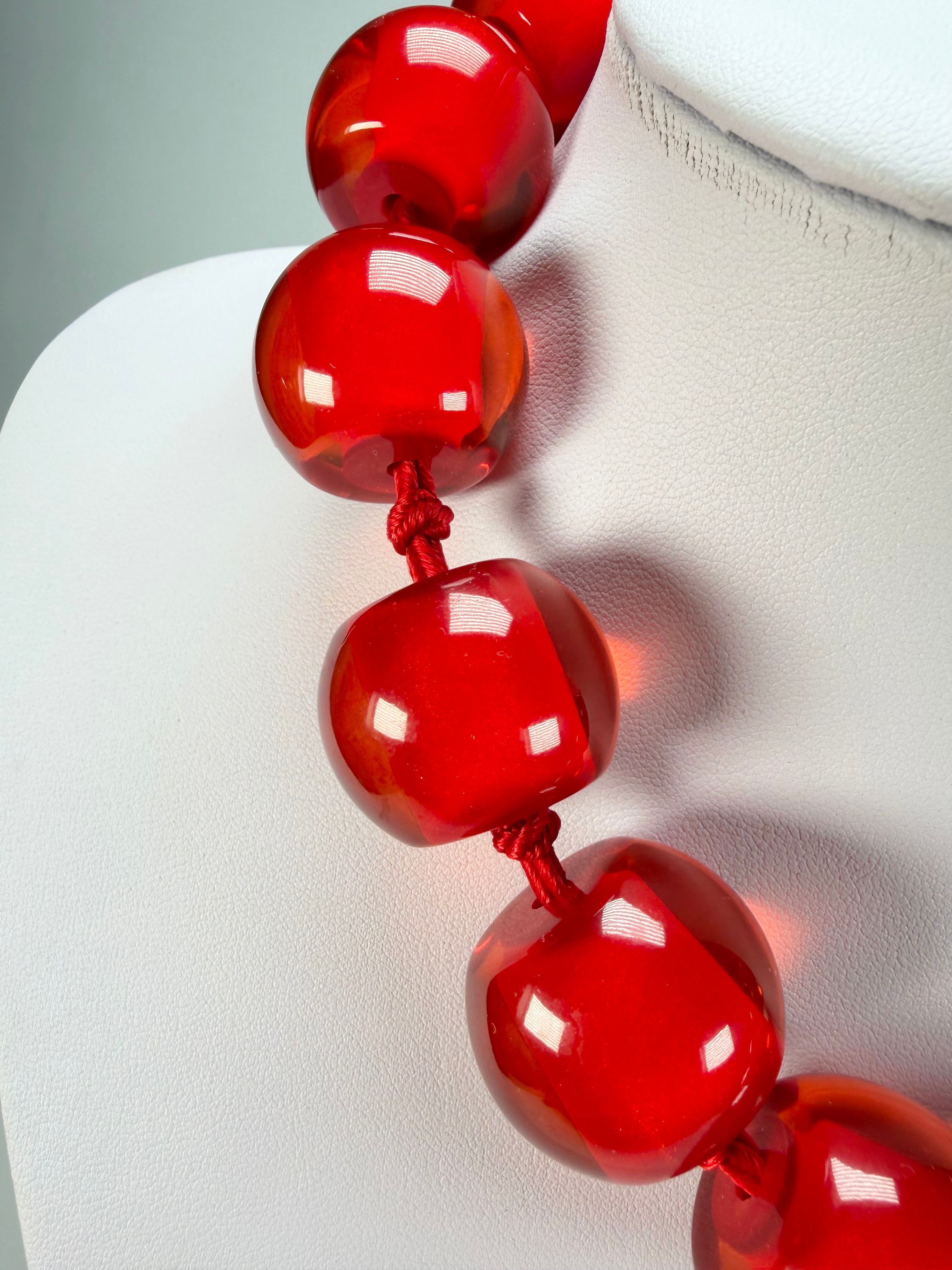 Zsiska - Colourful Beads 16 Large Bead Red Resin Necklace ( 0000000000 )