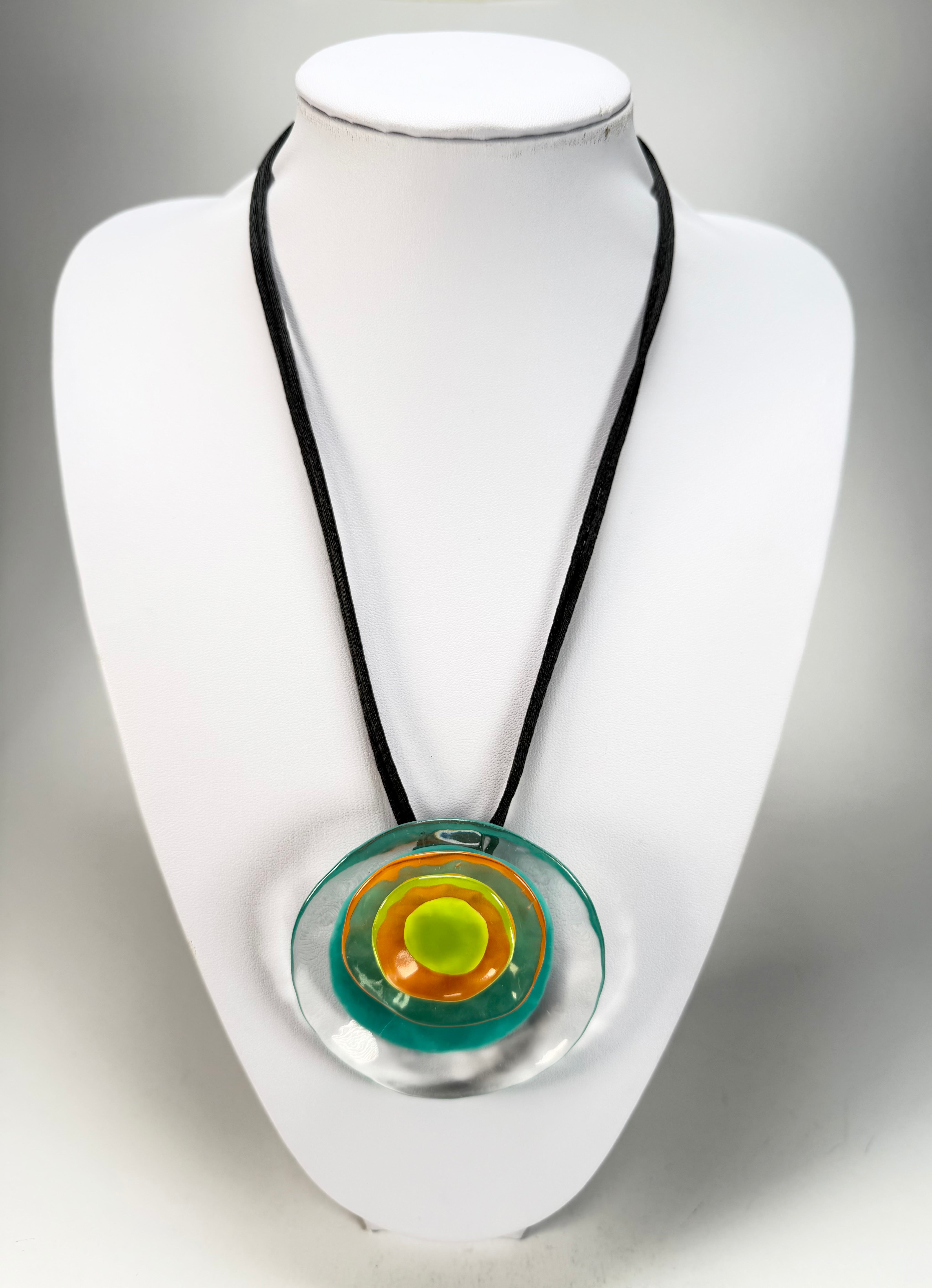 Zsiska - Flora "Prue Leith" Turquoise Single Bead Resin Necklace ( P070201FLO2Q00 )