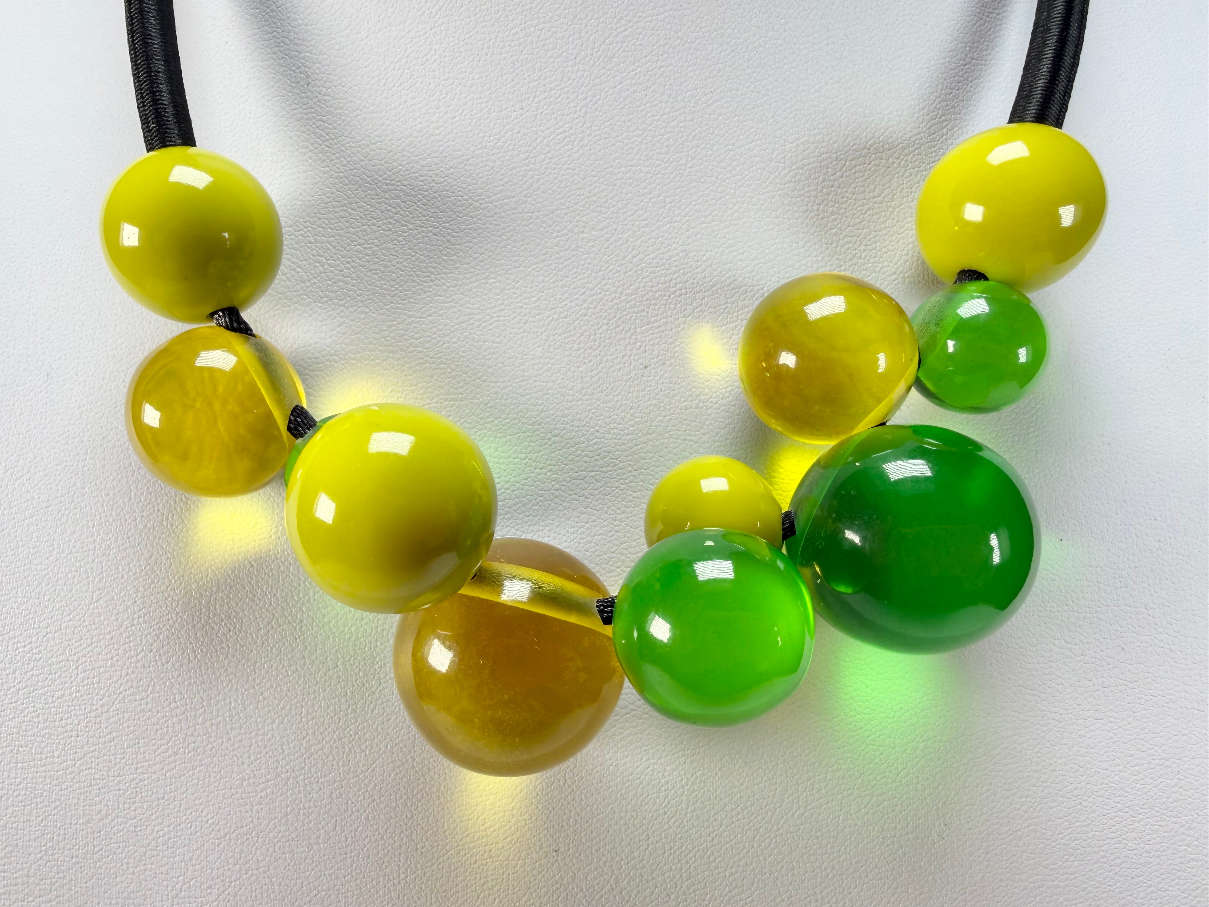 Zsiska - Baubles Yellow & Green 11 Bead Resin Necklace ( P230150BAU2Q11 )